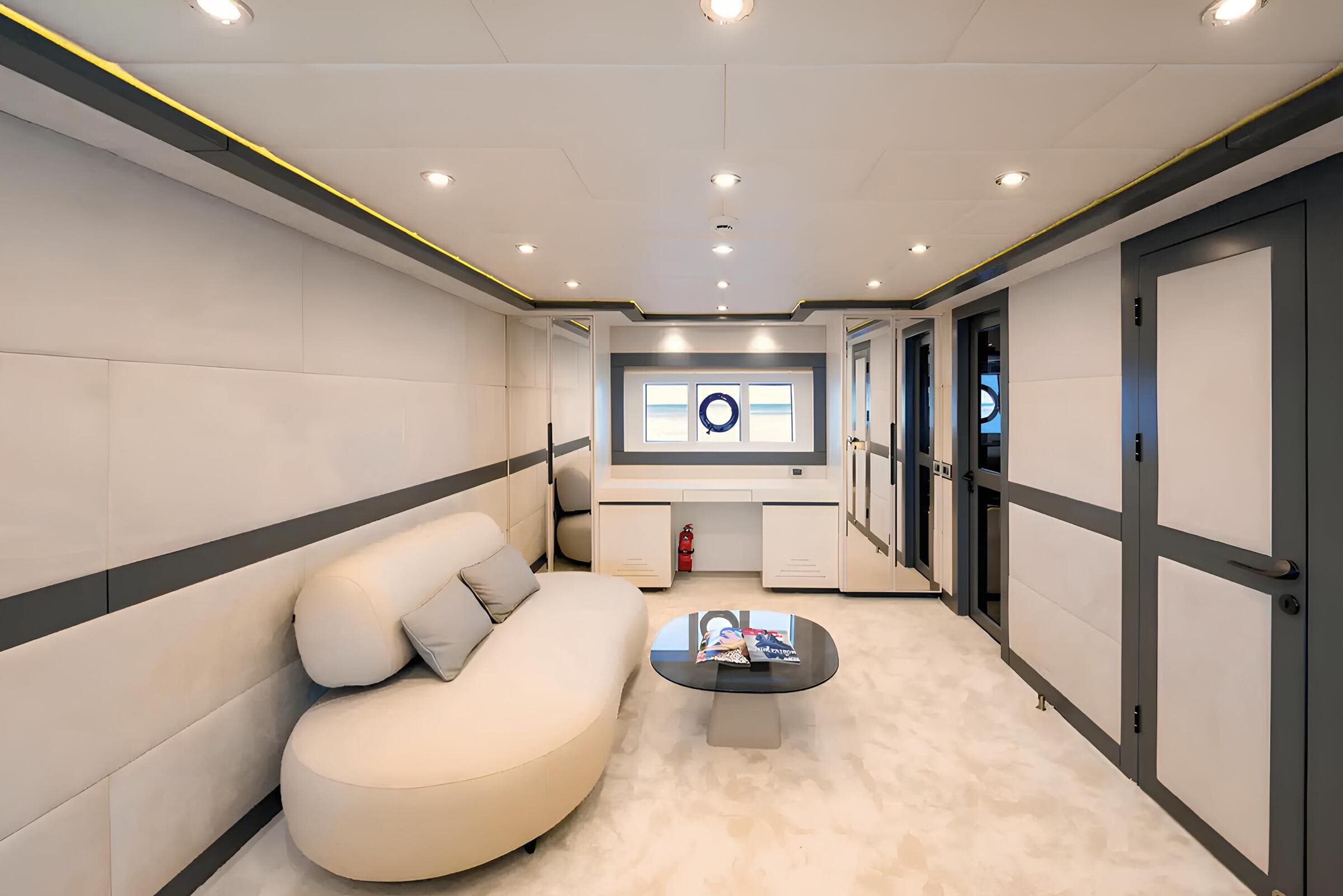 VIP-каюта/VIP cabin