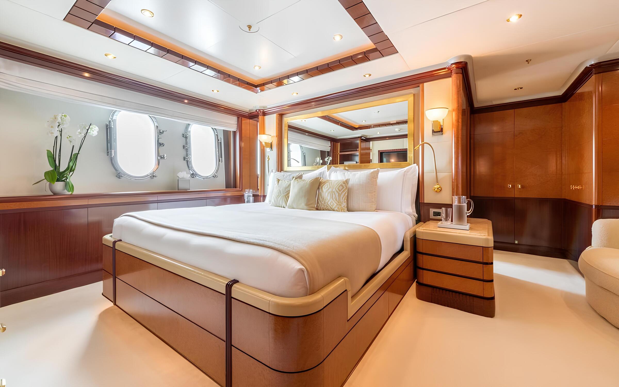 VIP-каюта/VIP cabin