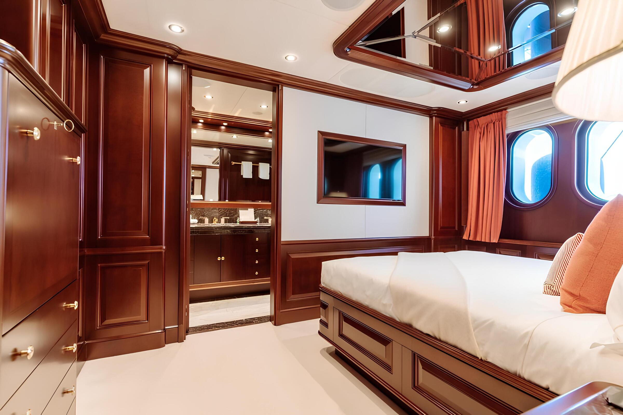 VIP-каюта/VIP cabin