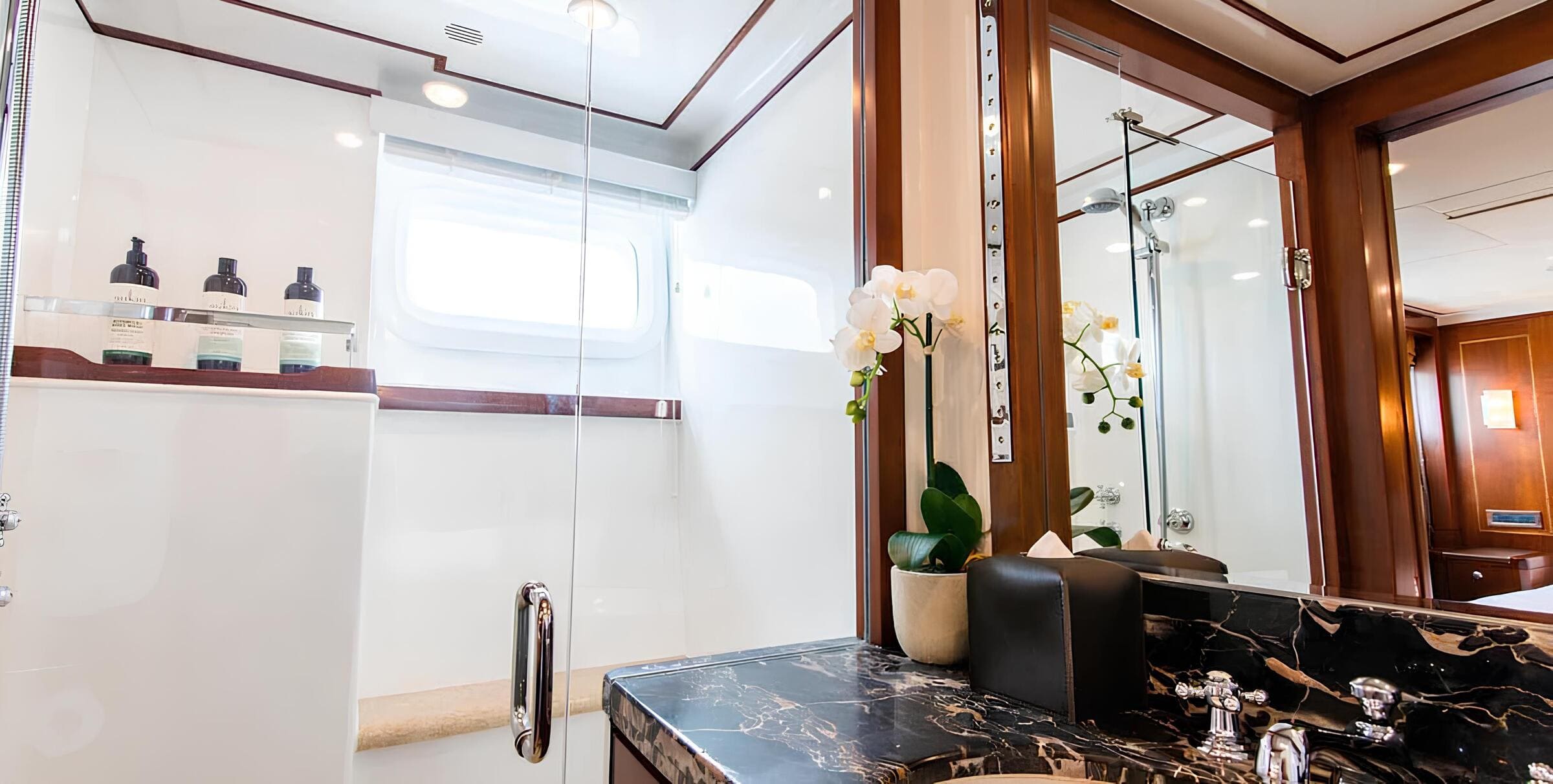 VIP-санузел/VIP bathroom