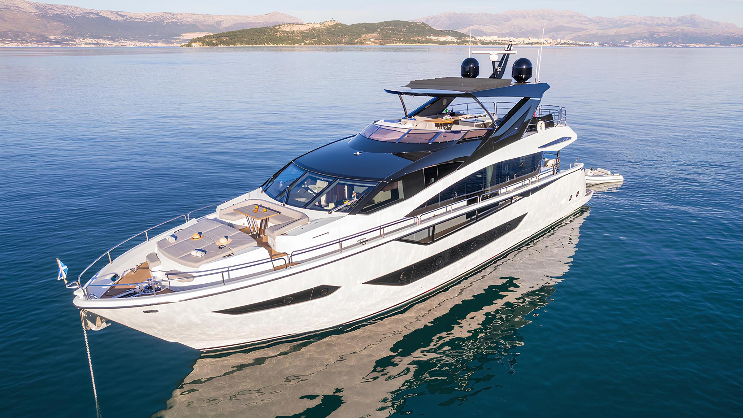 Экстерьер Sunseeker 88 Yacht 2024 MY MOWANA/Exterior Sunseeker 88 Yacht 2024 MY MOWANA