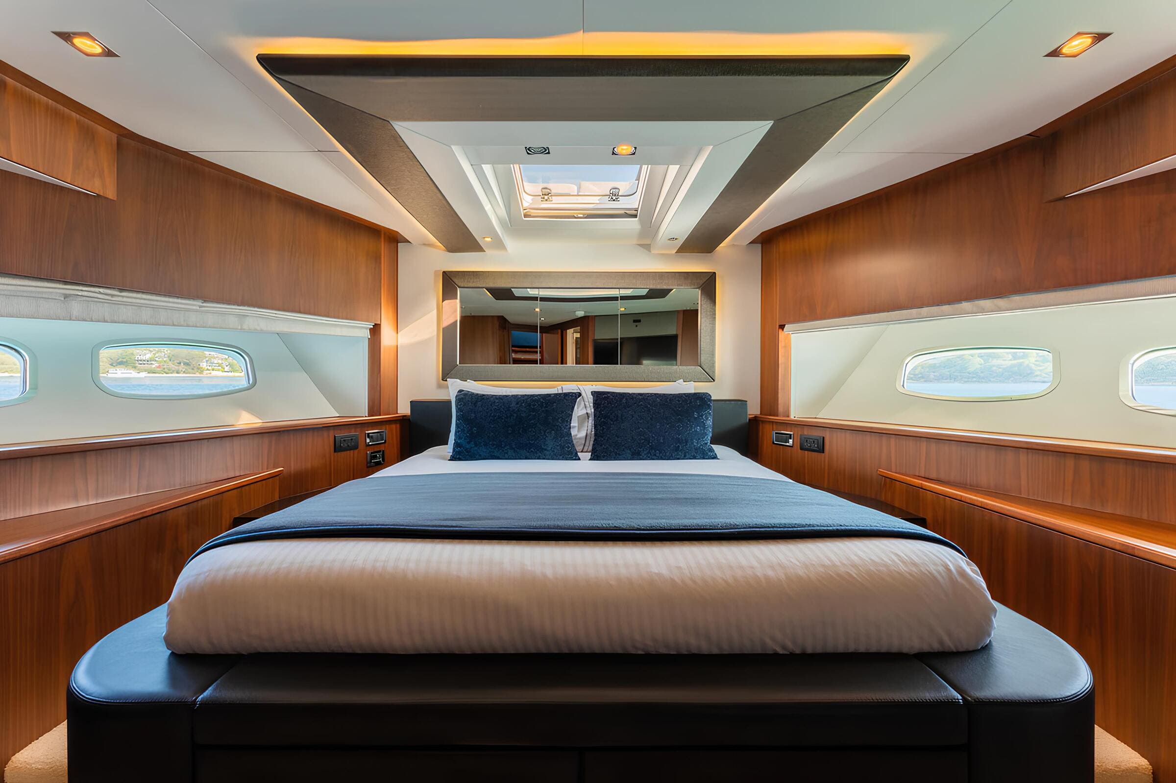 VIP-каюта/VIP cabin