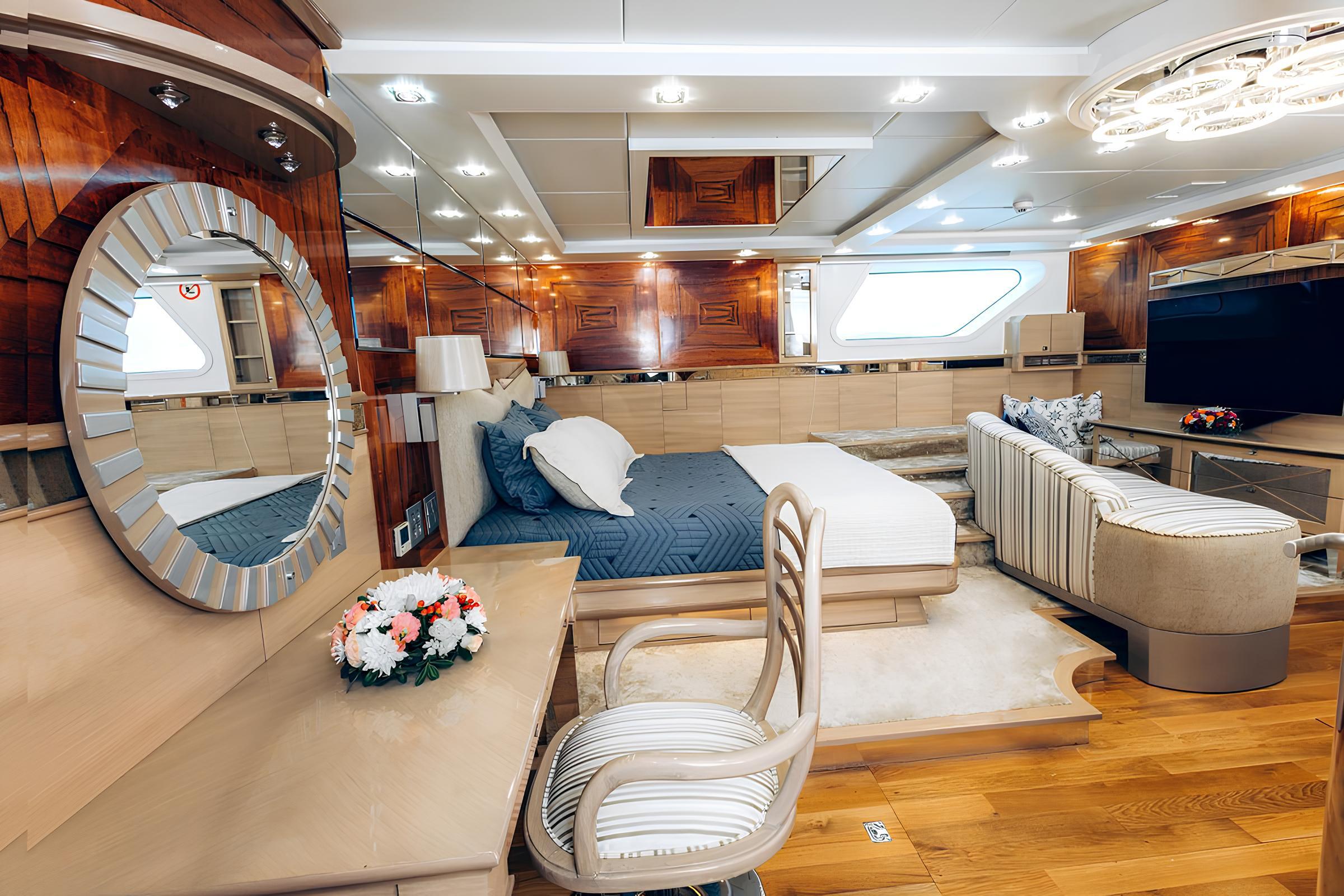 VIP-каюта/VIP cabin