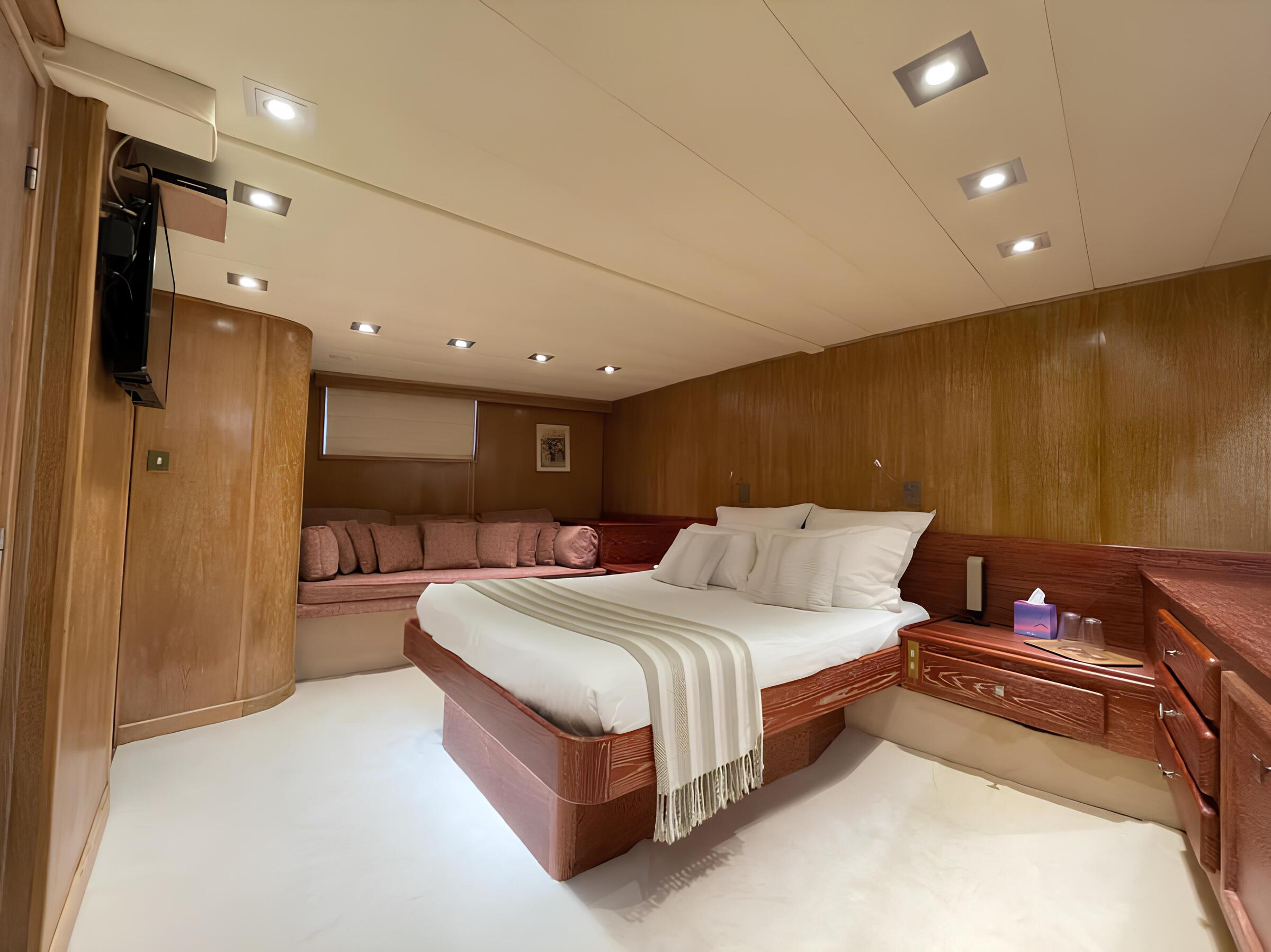 VIP-каюта/VIP cabin