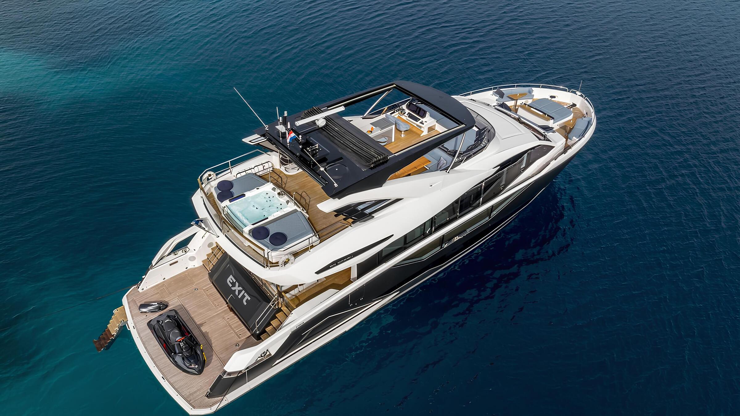 Экстерьер Sunseeker Ocean 90 2023 MY EXIT/Exterior Sunseeker Ocean 90 2023 MY EXIT