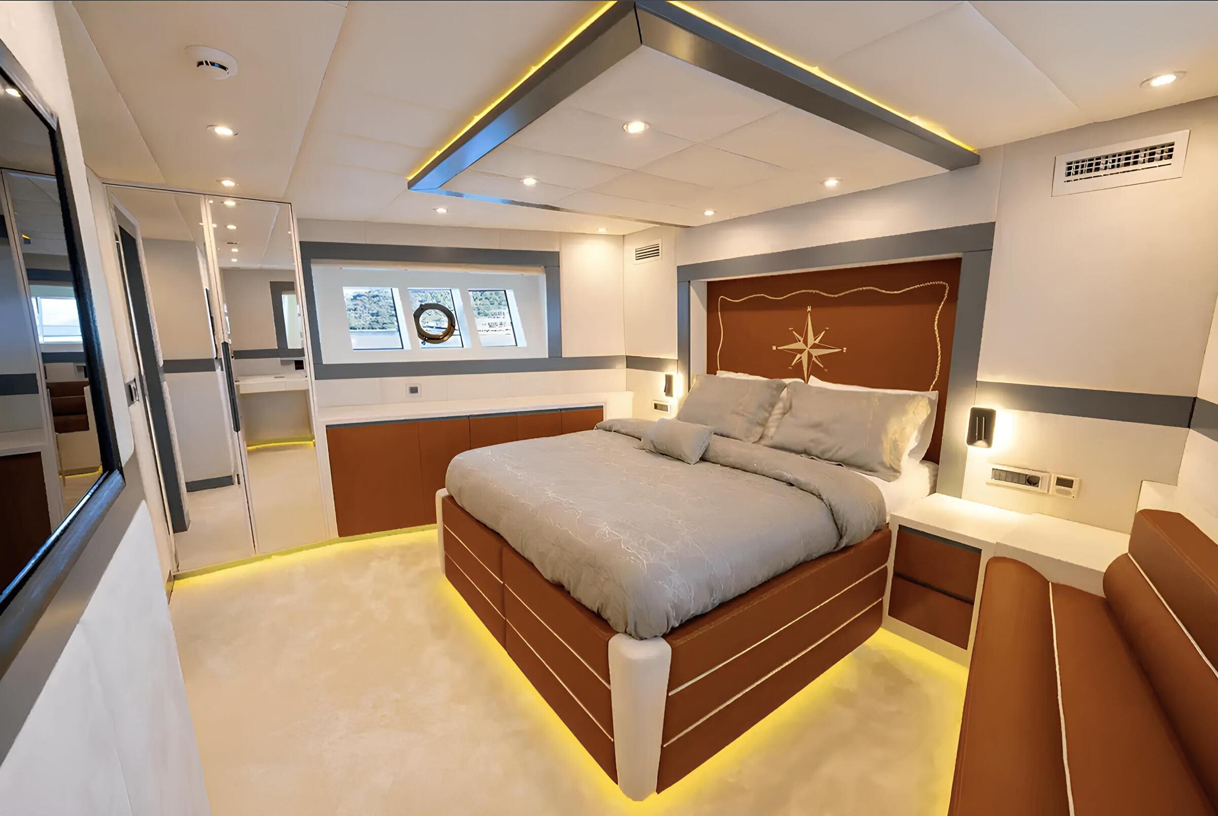 VIP-каюта/VIP cabin
