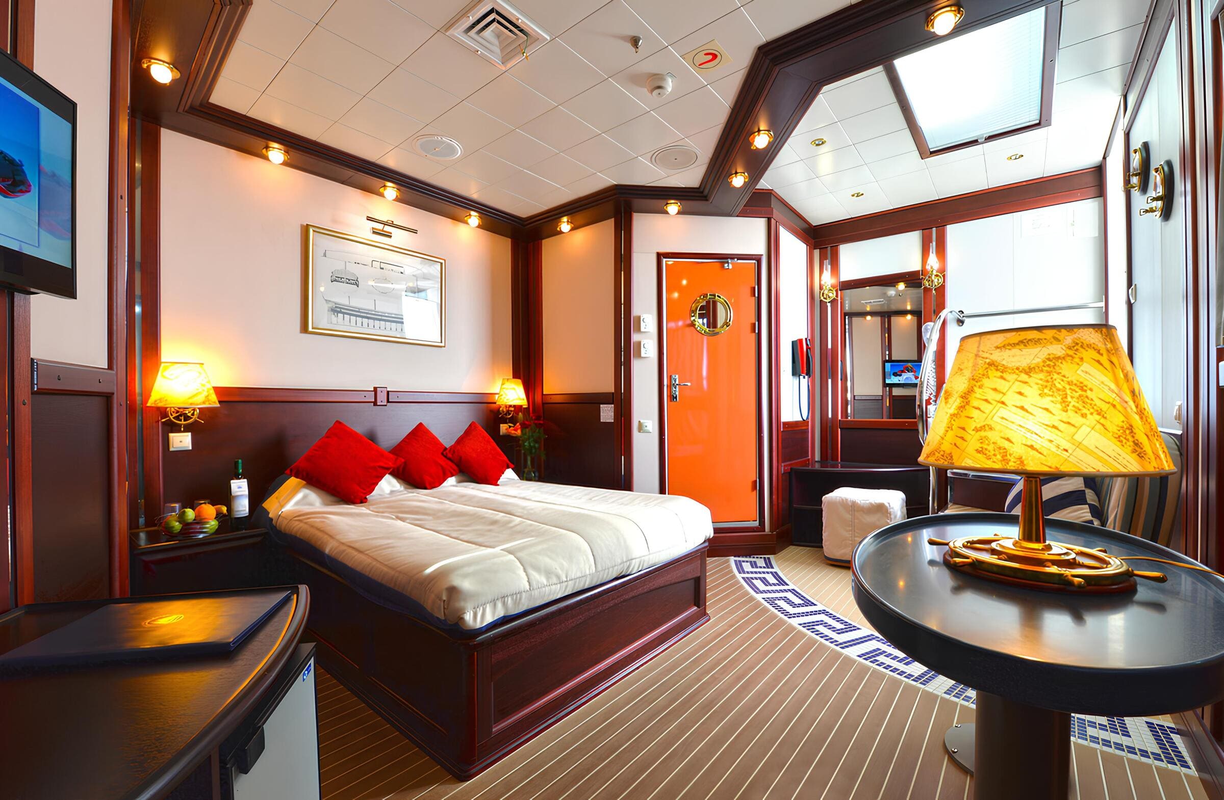 VIP-каюта/VIP cabin