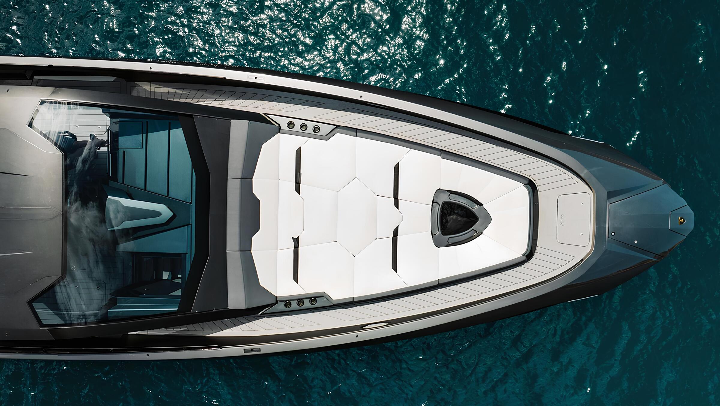 Носовая зона/Bow area