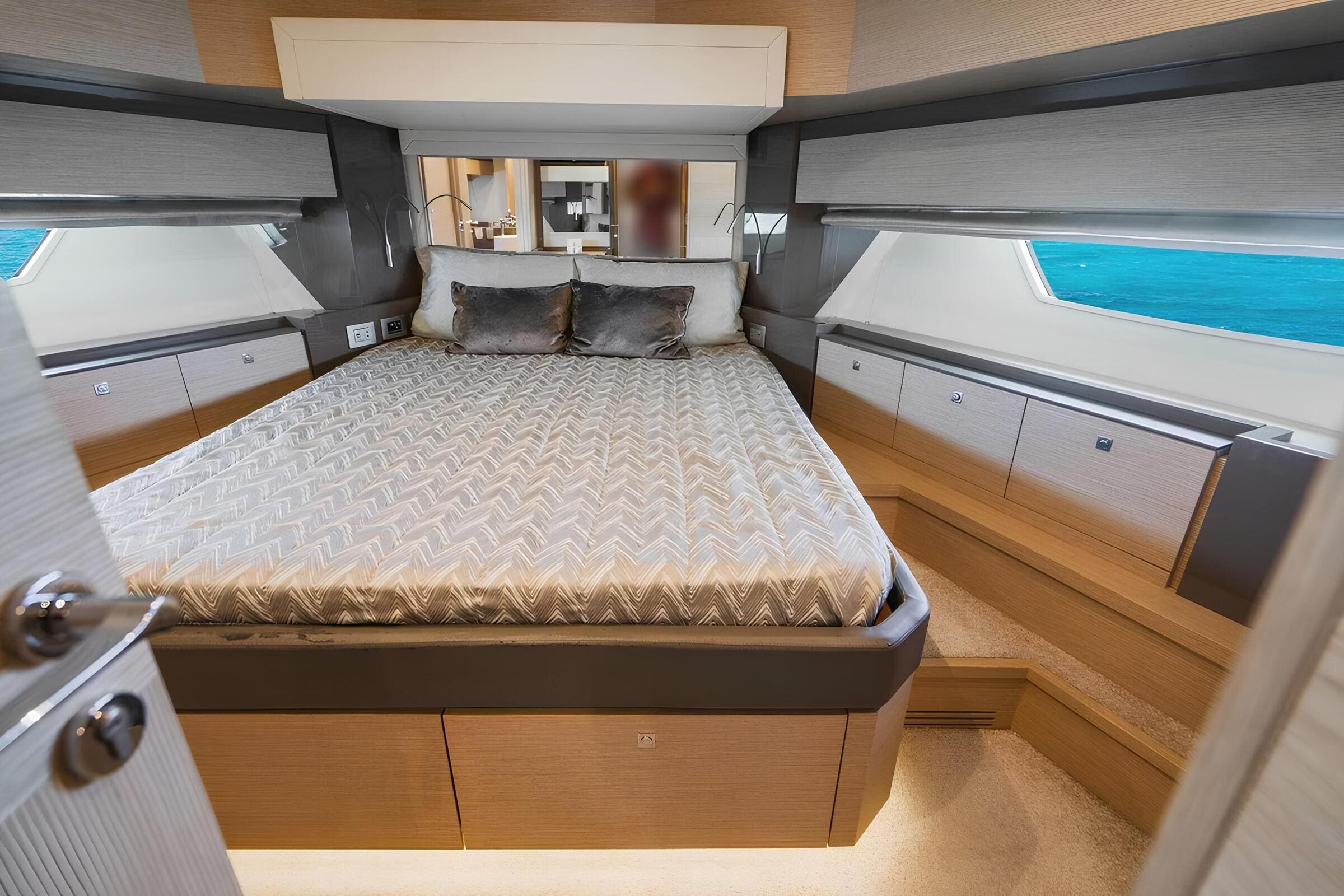 VIP-каюта/VIP cabin