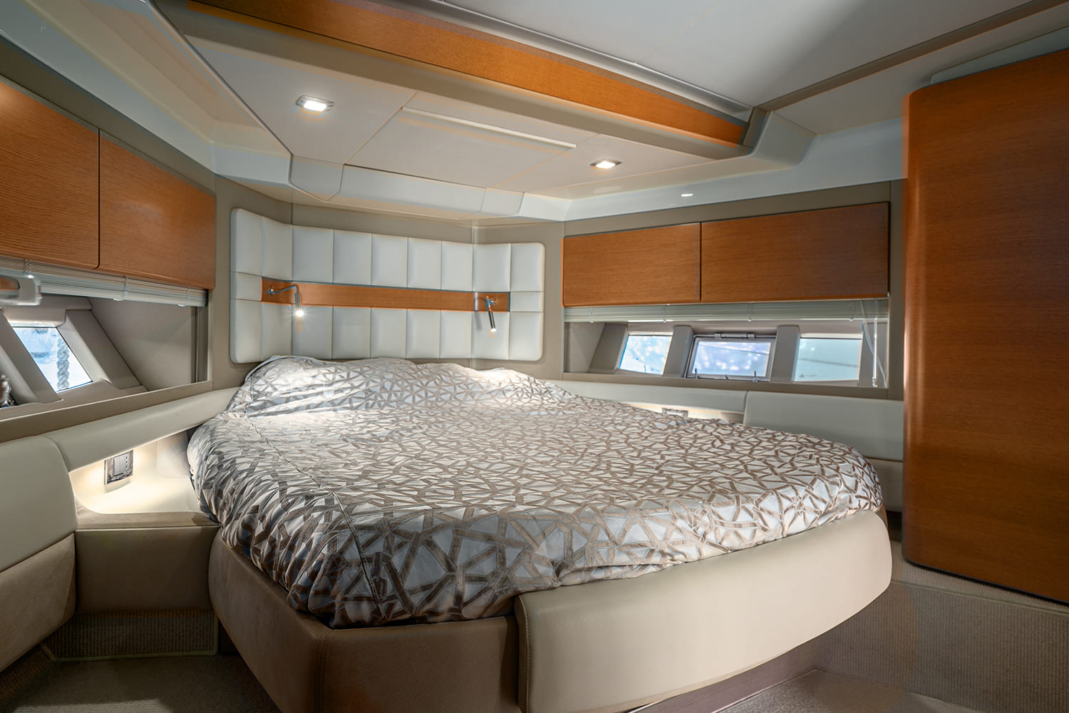 VIP-каюта/VIP cabin