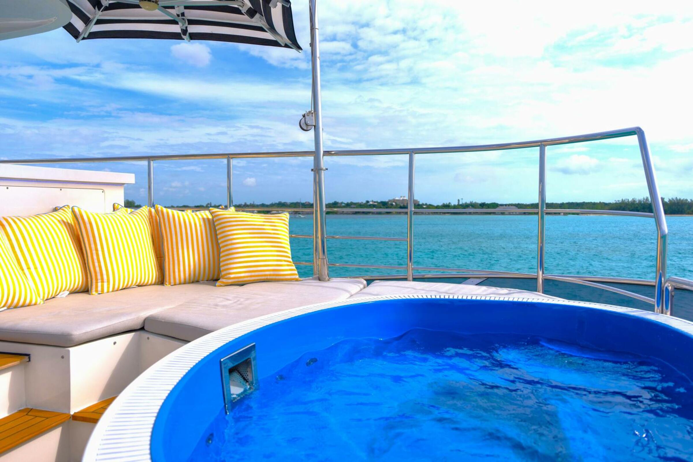 Джакузи на сандеке/Sundeck jacuzzi