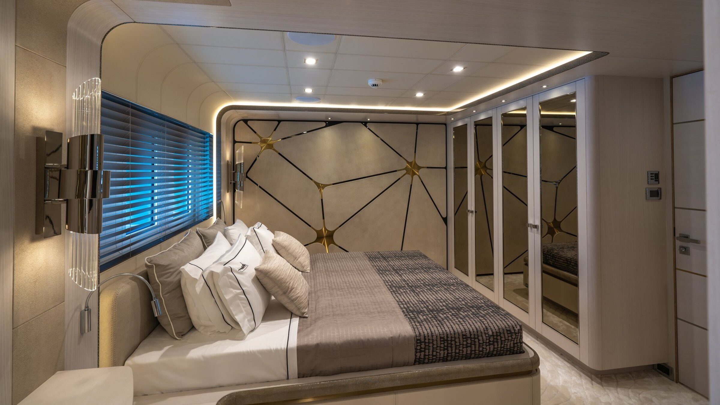 VIP-каюта/VIP cabin