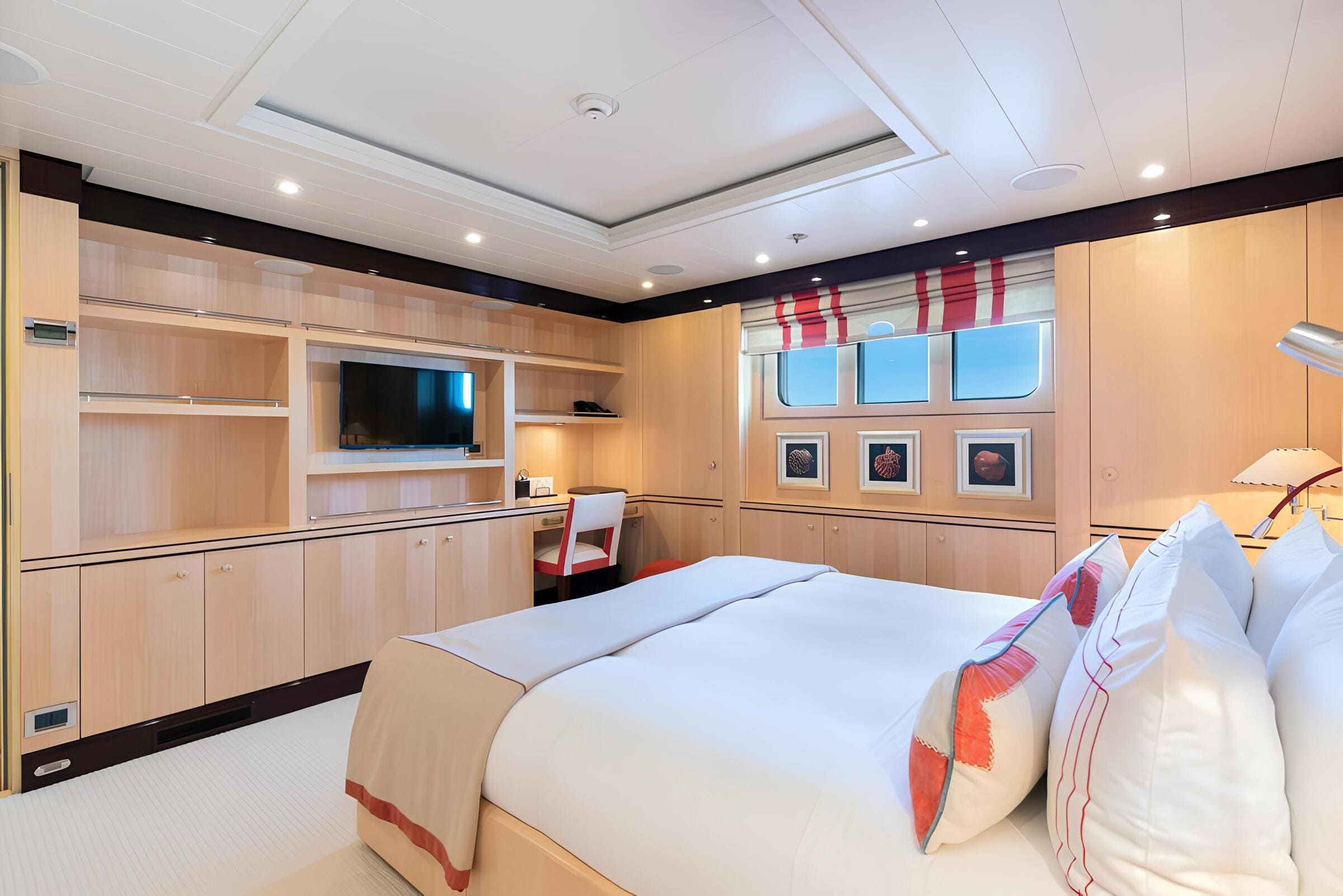 VIP-каюта/VIP cabin
