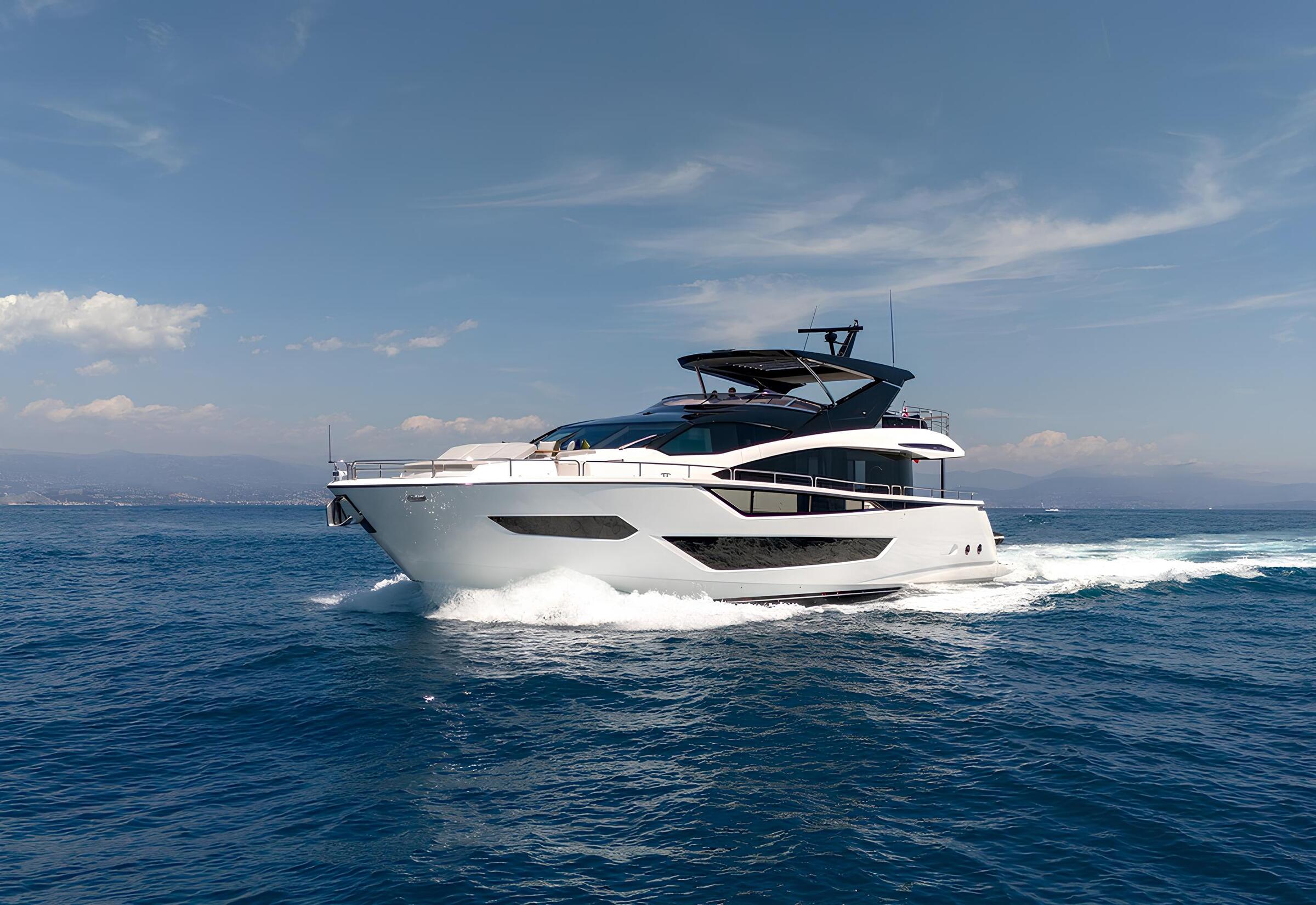 Экстерьер Sunseeker 88 Yacht 2022 MY LOKI/Exterior Sunseeker 88 Yacht 2022 MY LOKI