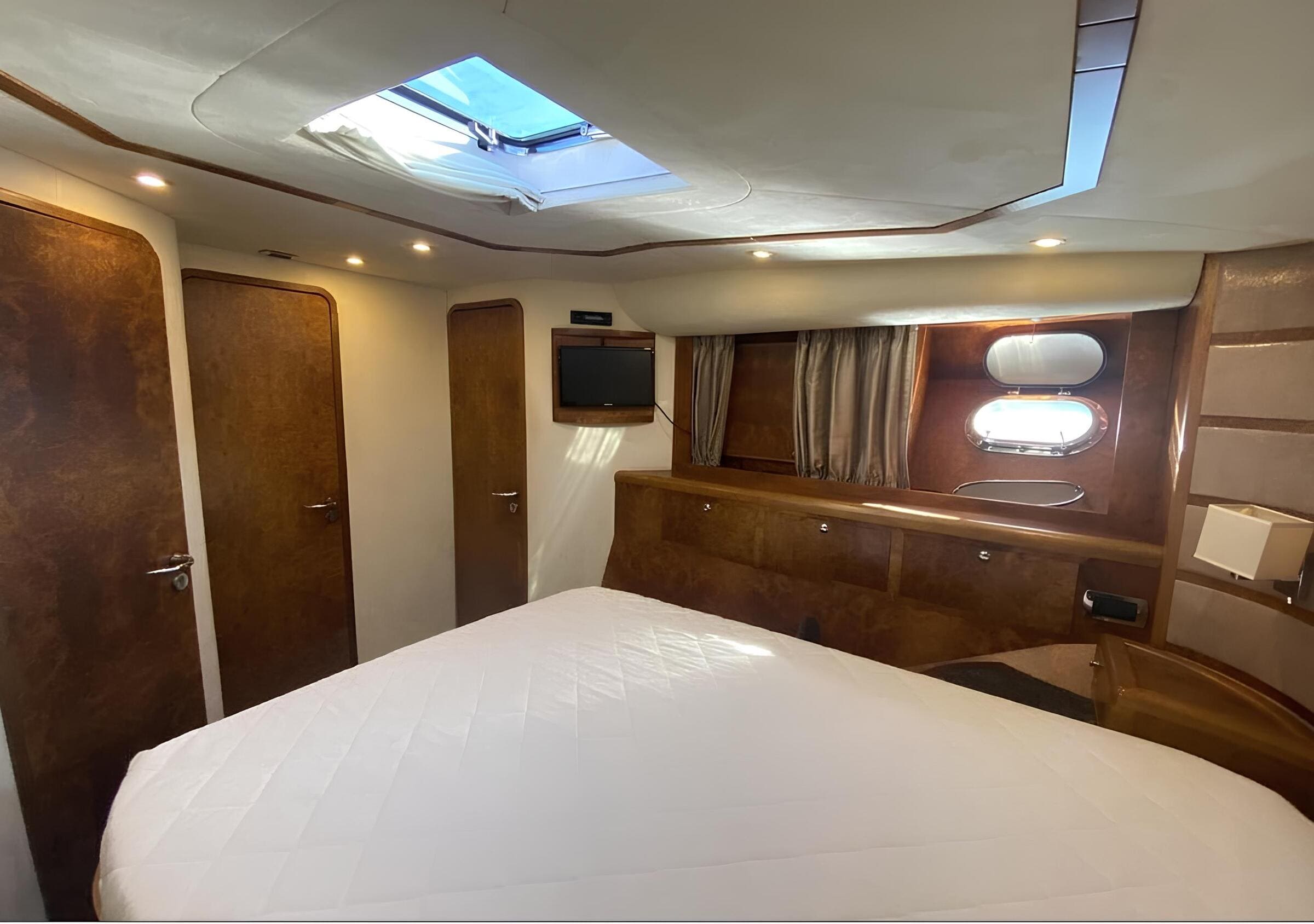 VIP-каюта/VIP cabin