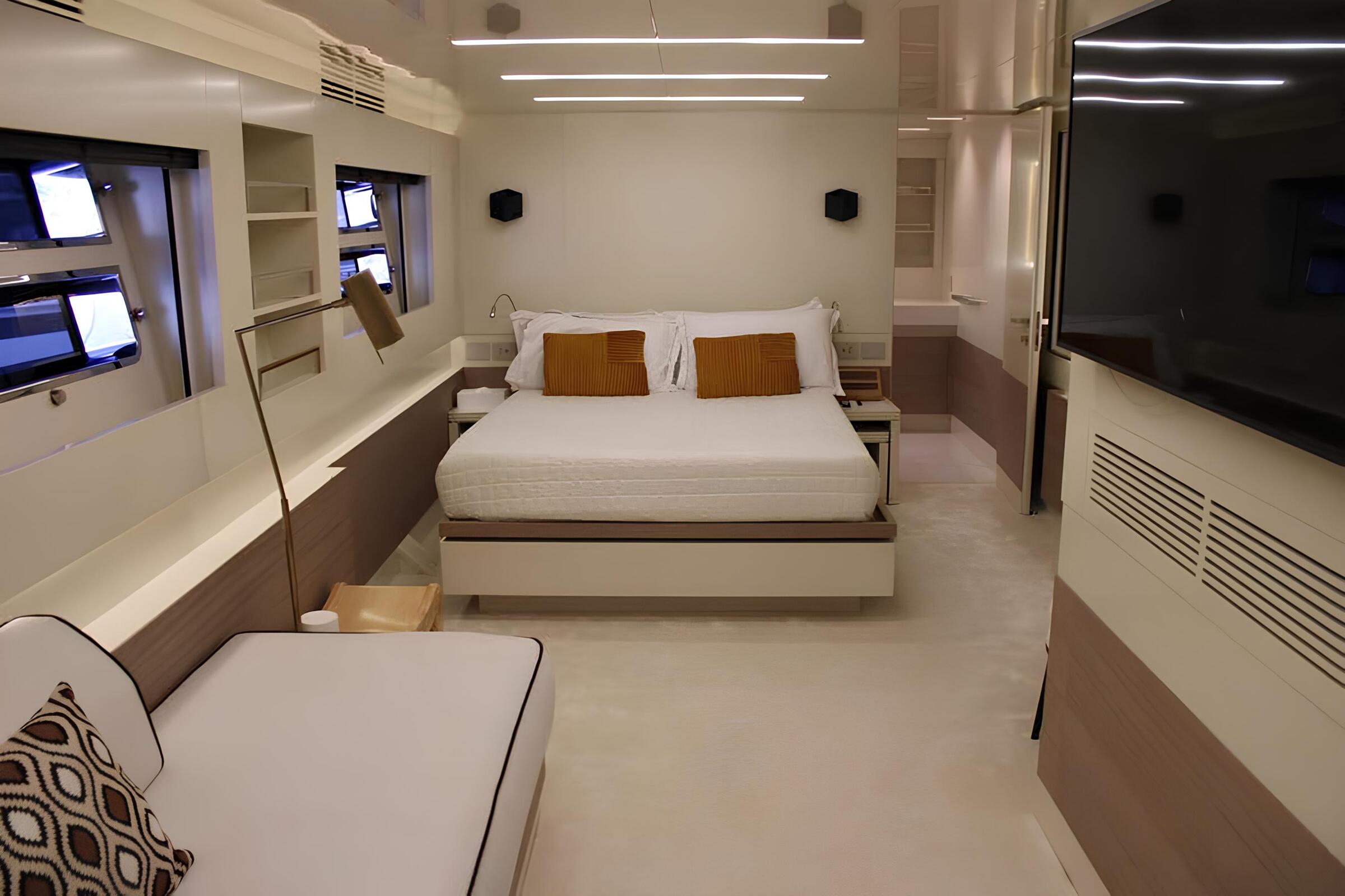 VIP-каюта/VIP cabin