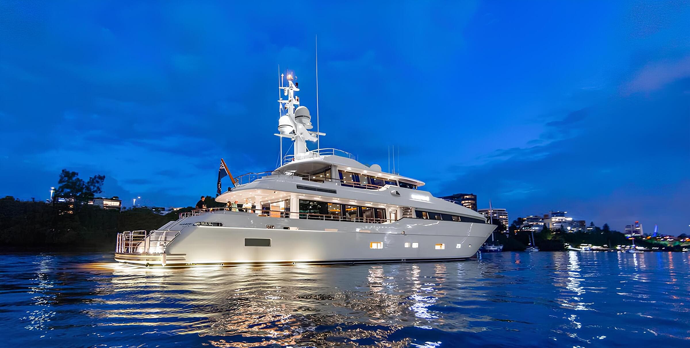 Экстерьер Monte Fino 37M 2009 MY MASTEKA 2/Exterior Monte Fino 37M 2009 MY MASTEKA 2