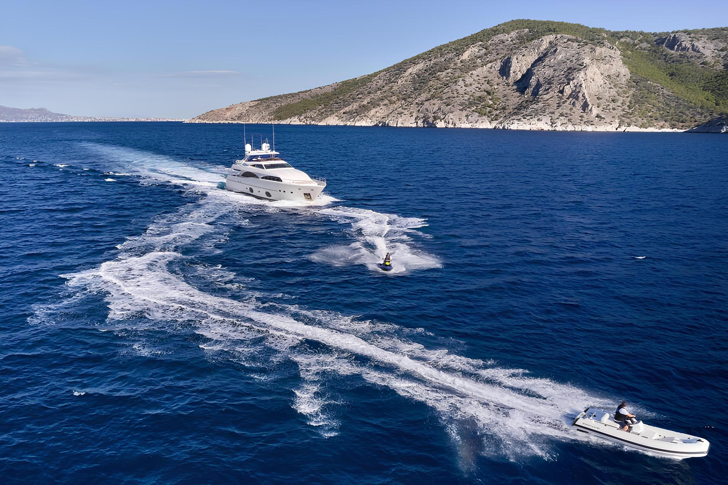 Экстерьер Custom Line 97' 2007 MY SEVEN S/Exterior Custom Line 97' 2007 MY SEVEN S