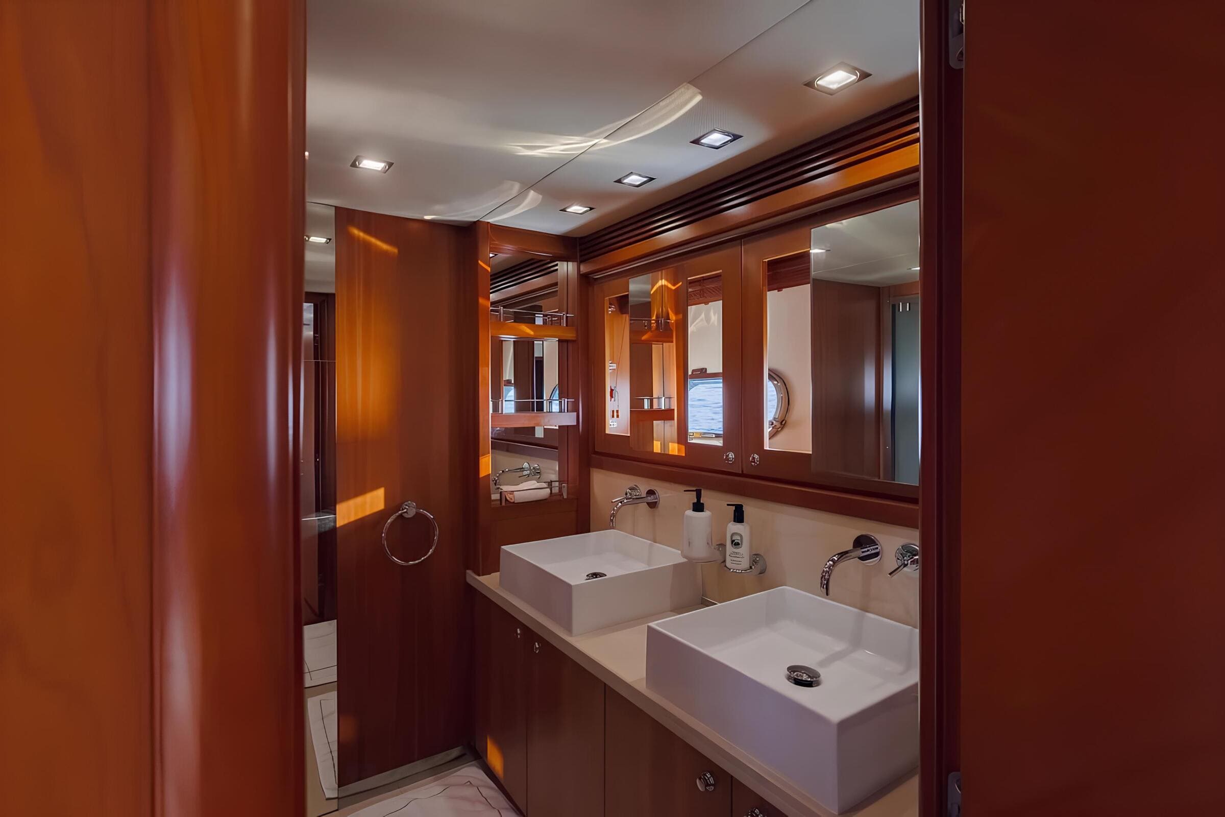 Санузел владельца/Master bathroom