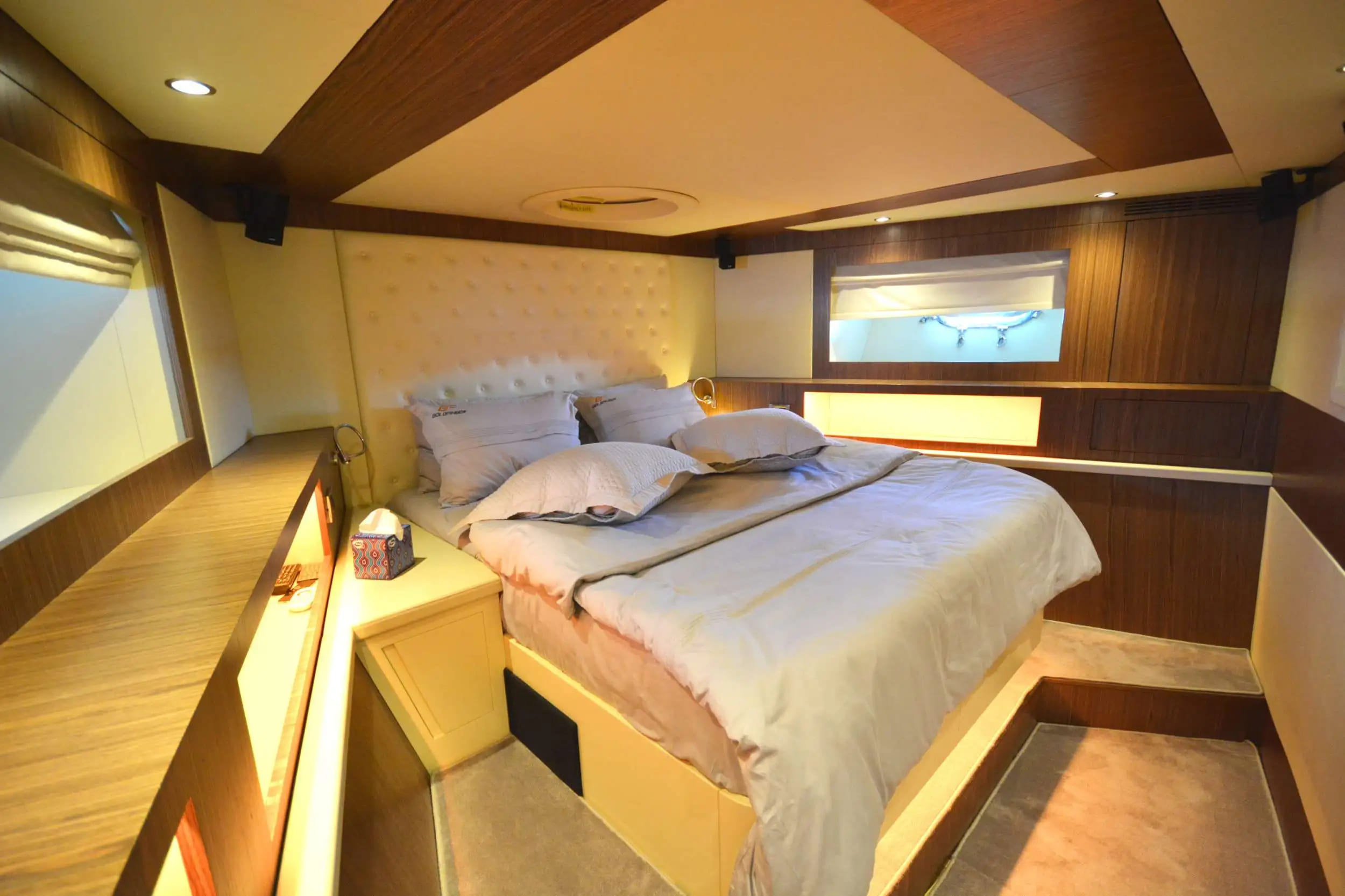 VIP-каюта/VIP cabin