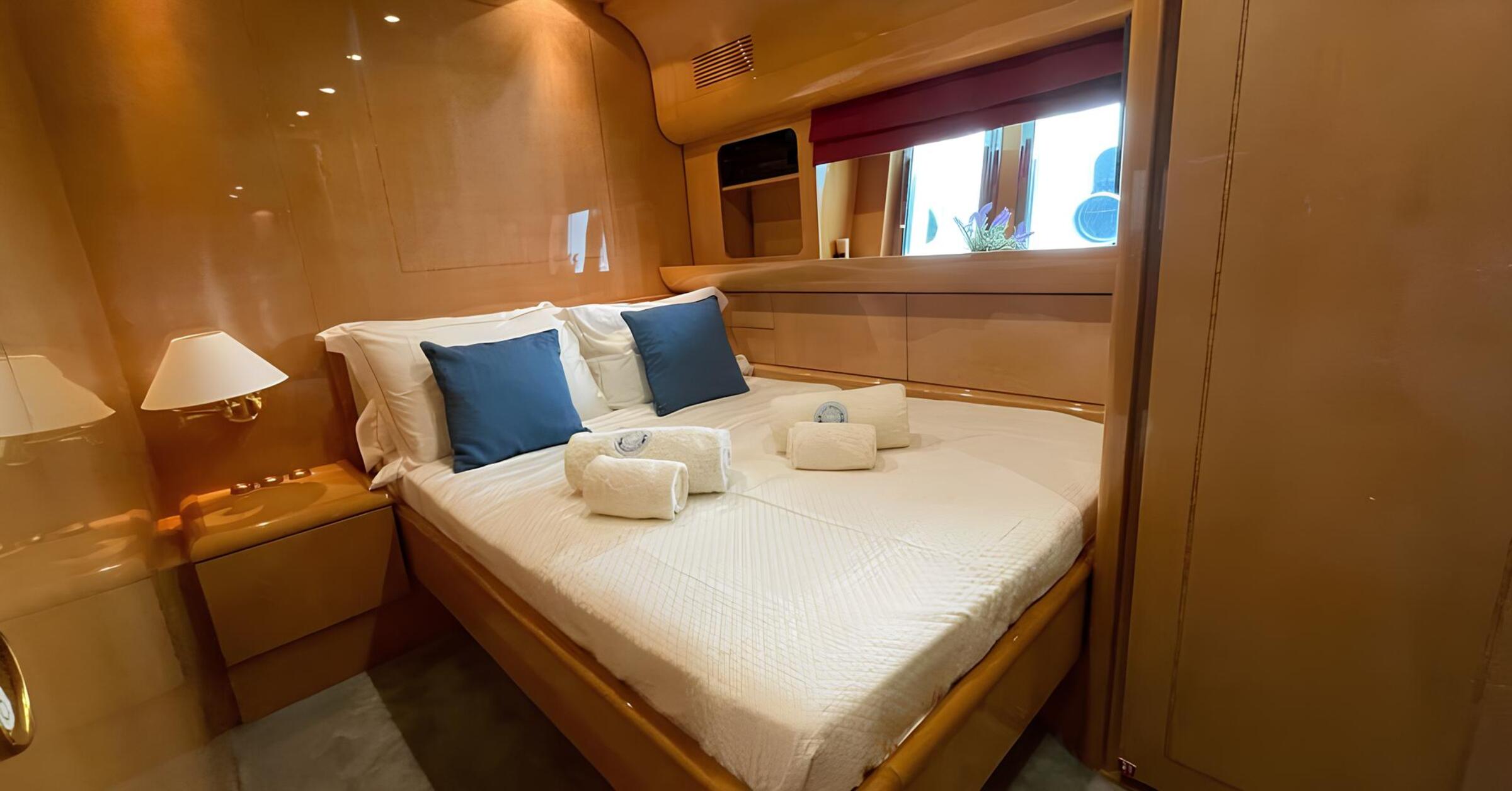 VIP-каюта/VIP cabin