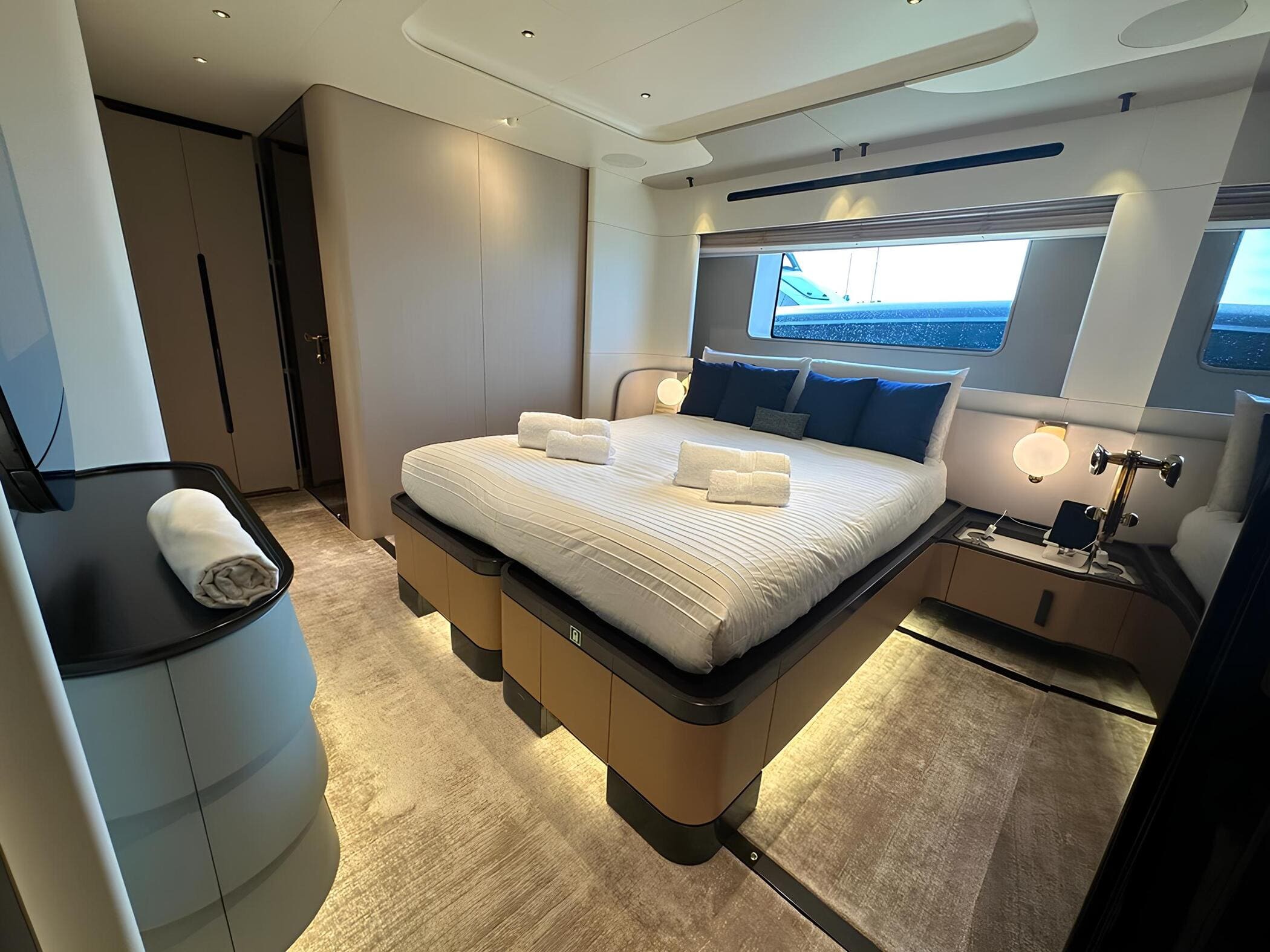 VIP-каюта/VIP cabin