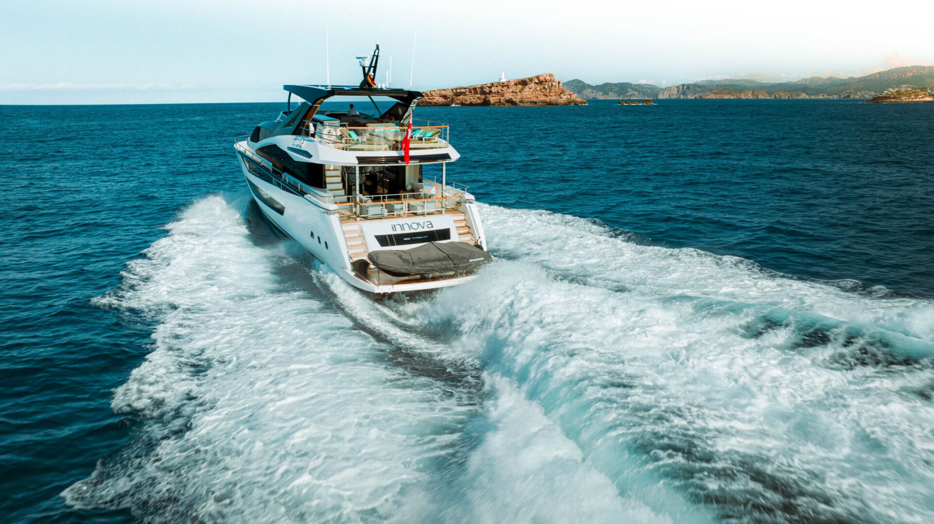 Экстерьер Sunseeker 88 Yacht 