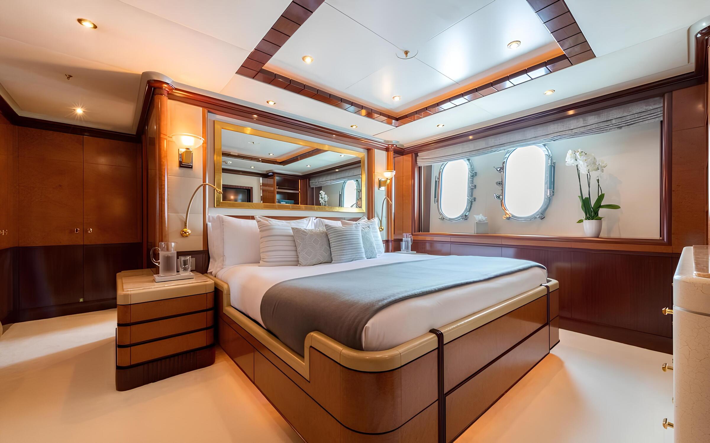 VIP-каюта/VIP cabin