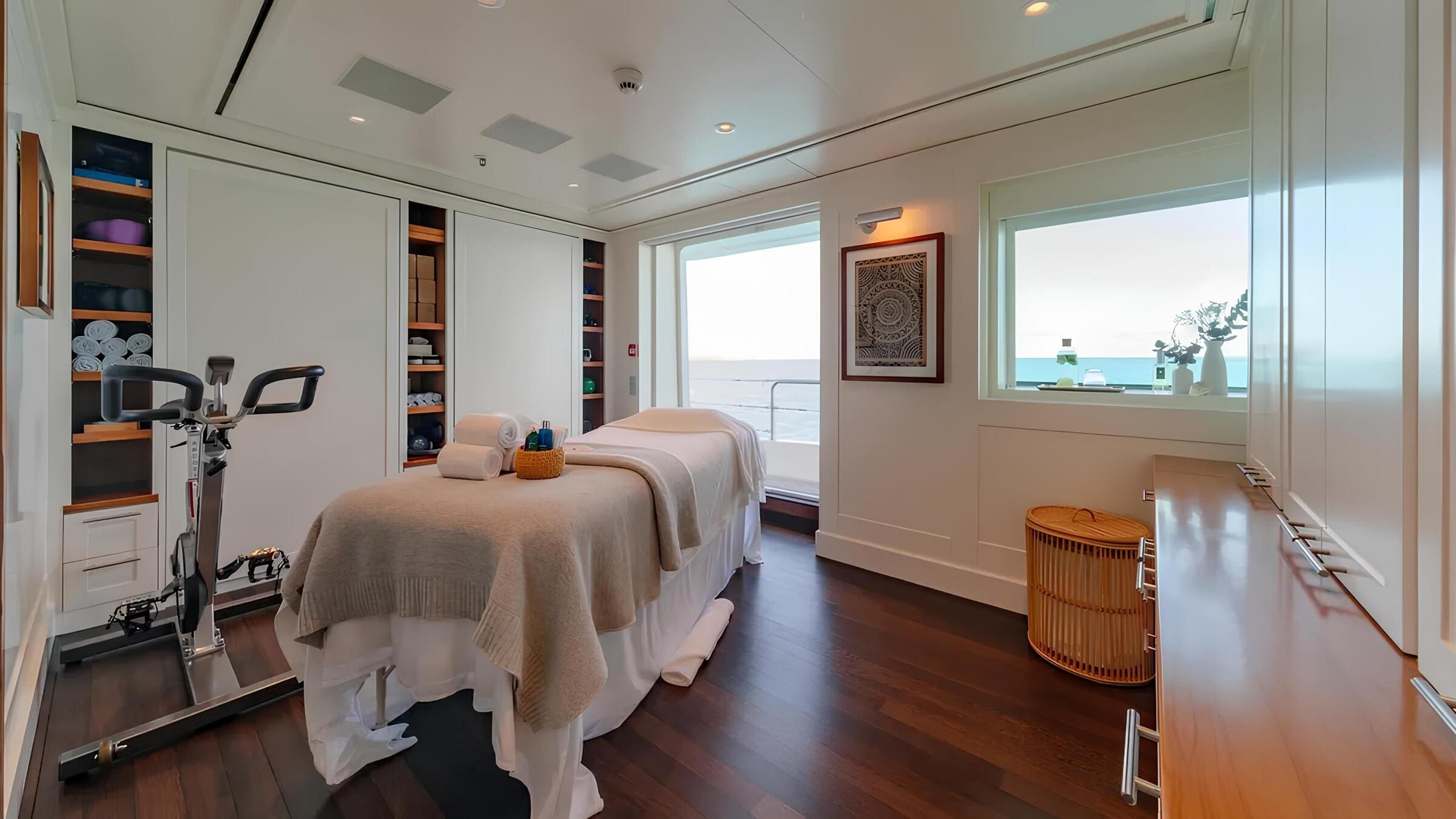 Массажный кабинет/Massage room