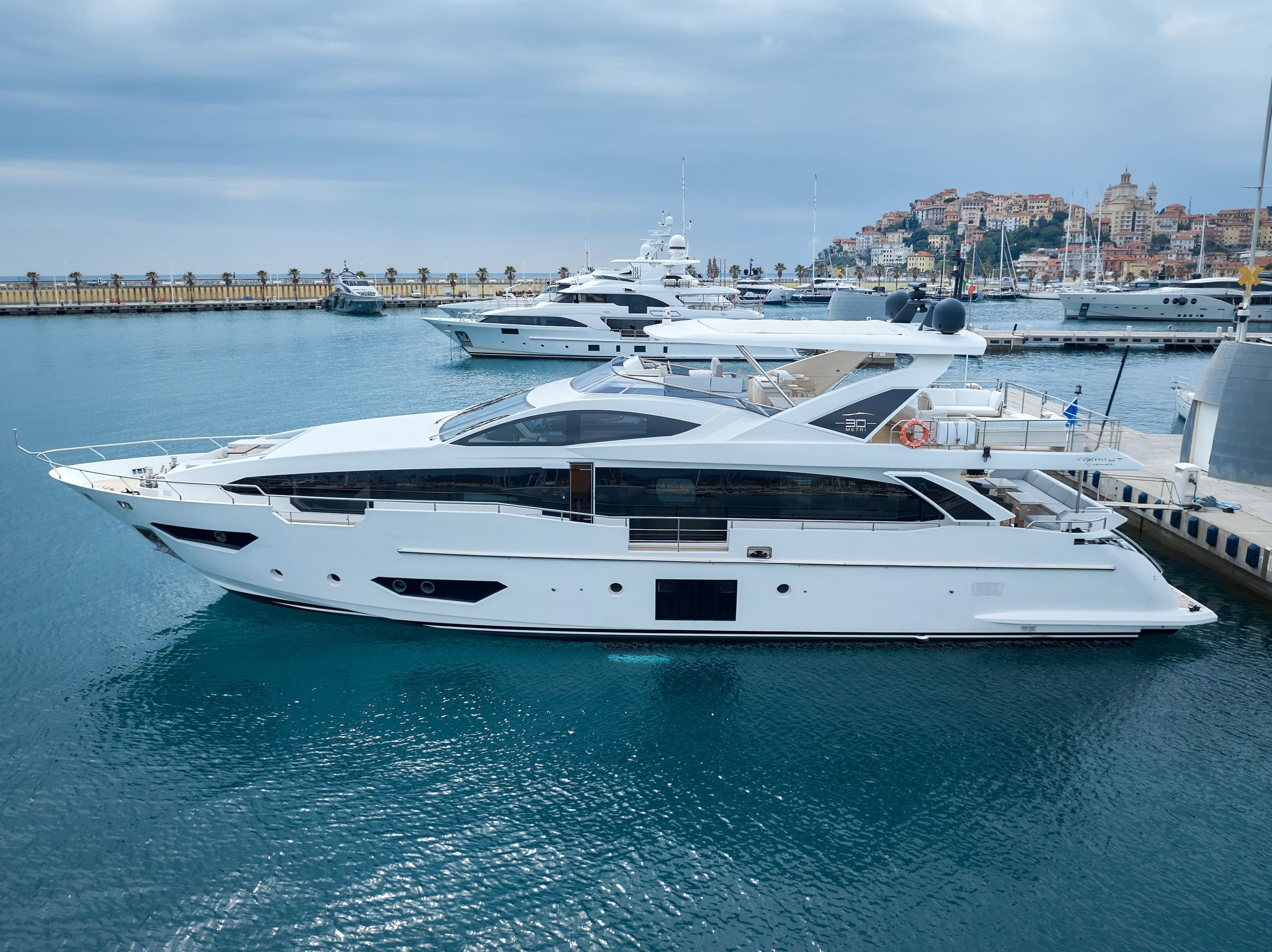 Экстерьер Azimut Grande 30M 2018 MY SUN & SEA/Exterior Azimut Grande 30M 2018 MY SUN & SEA