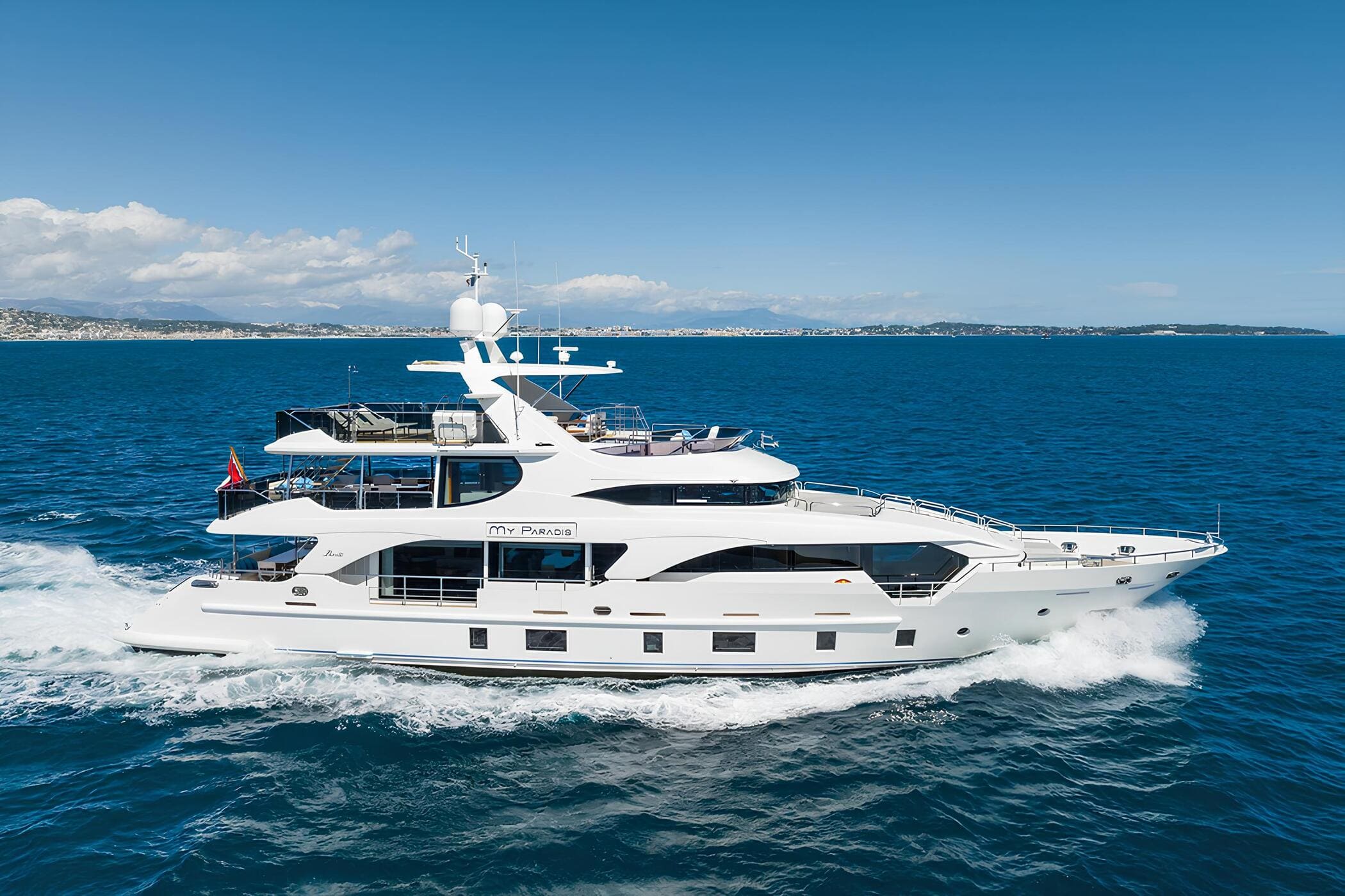 Экстерьер Benetti 108 Tradition Supreme 2014 MY MY PARADIS/Exterior Benetti 108 Tradition Supreme 2014 MY MY PARADIS