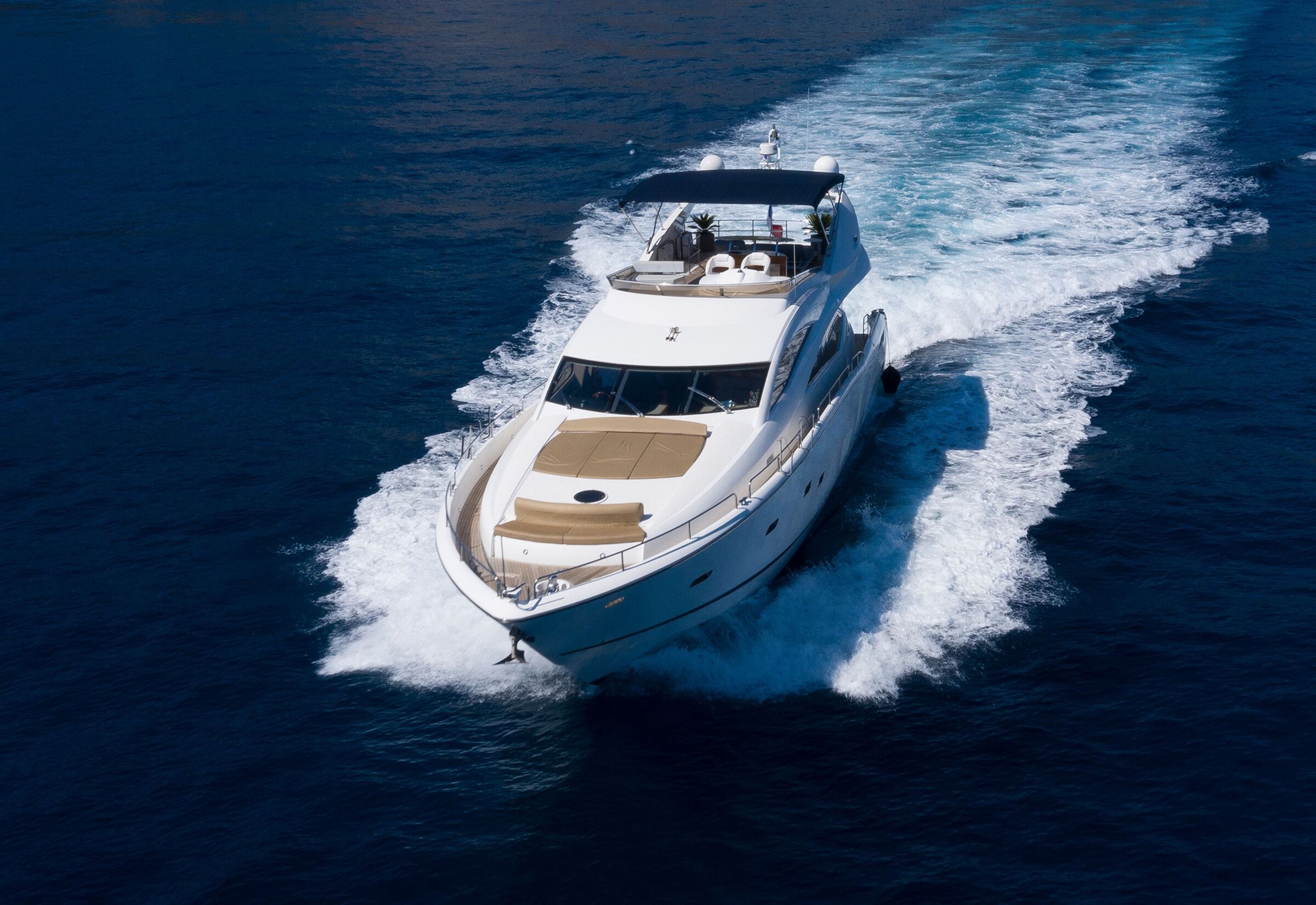 Экстерьер Sunseeker 82 Yacht 2003 MY LADY YOUSRA/Exterior Sunseeker 82 Yacht 2003 MY LADY YOUSRA