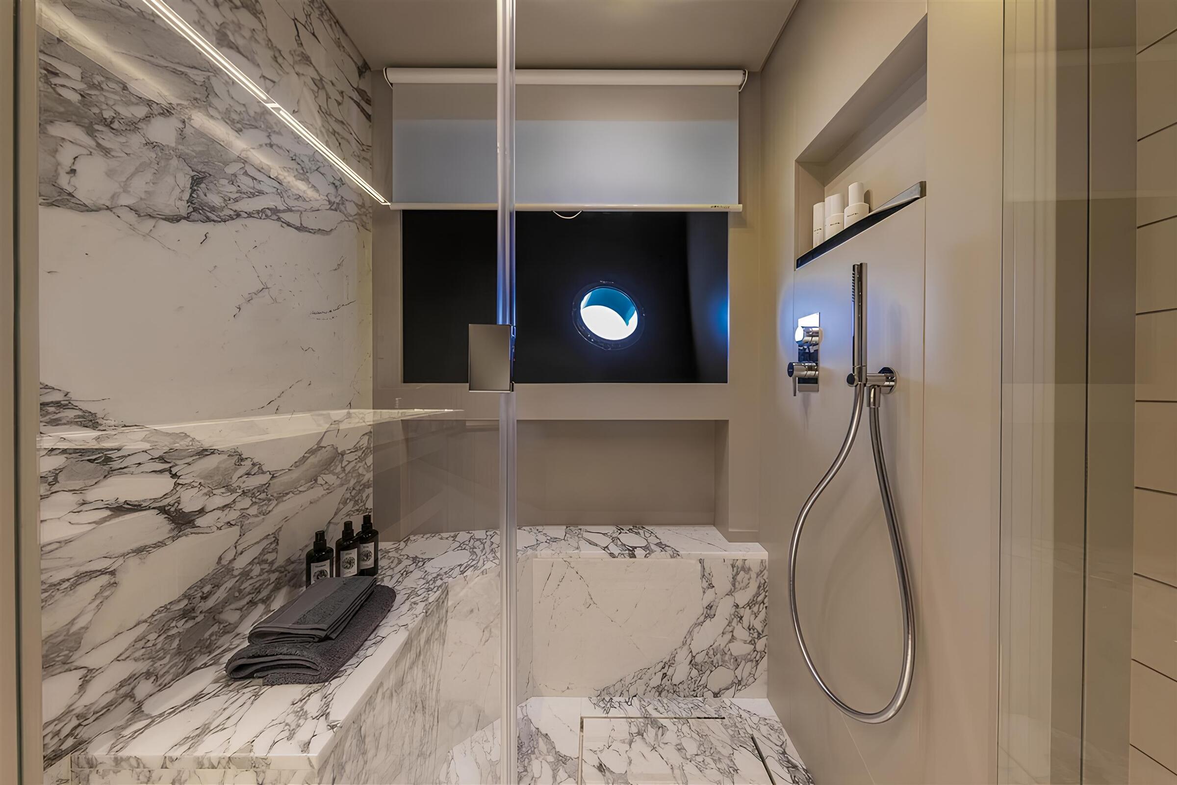 Санузел владельца/Master bathroom