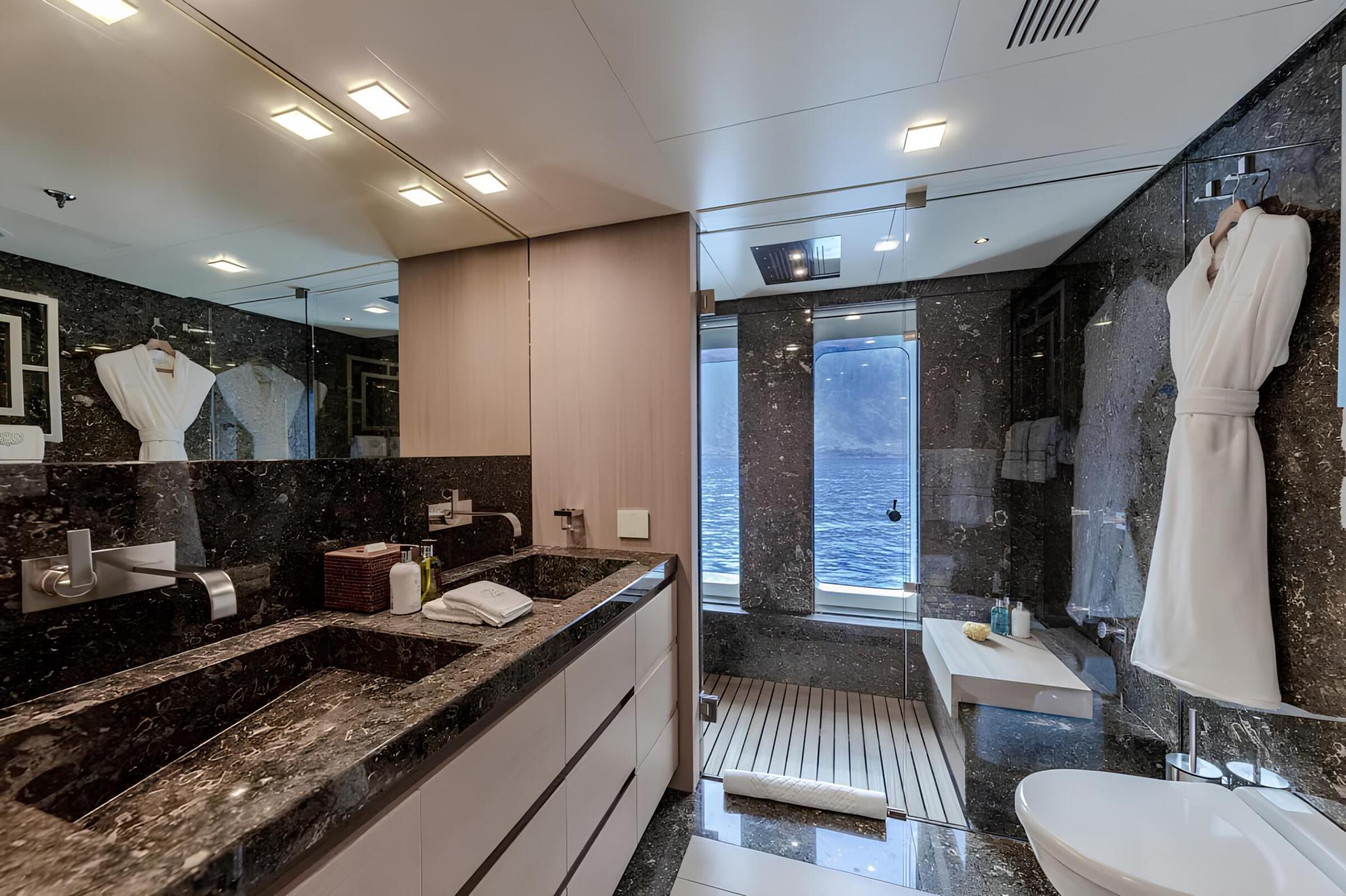 Санузел владельца/Master bathroom