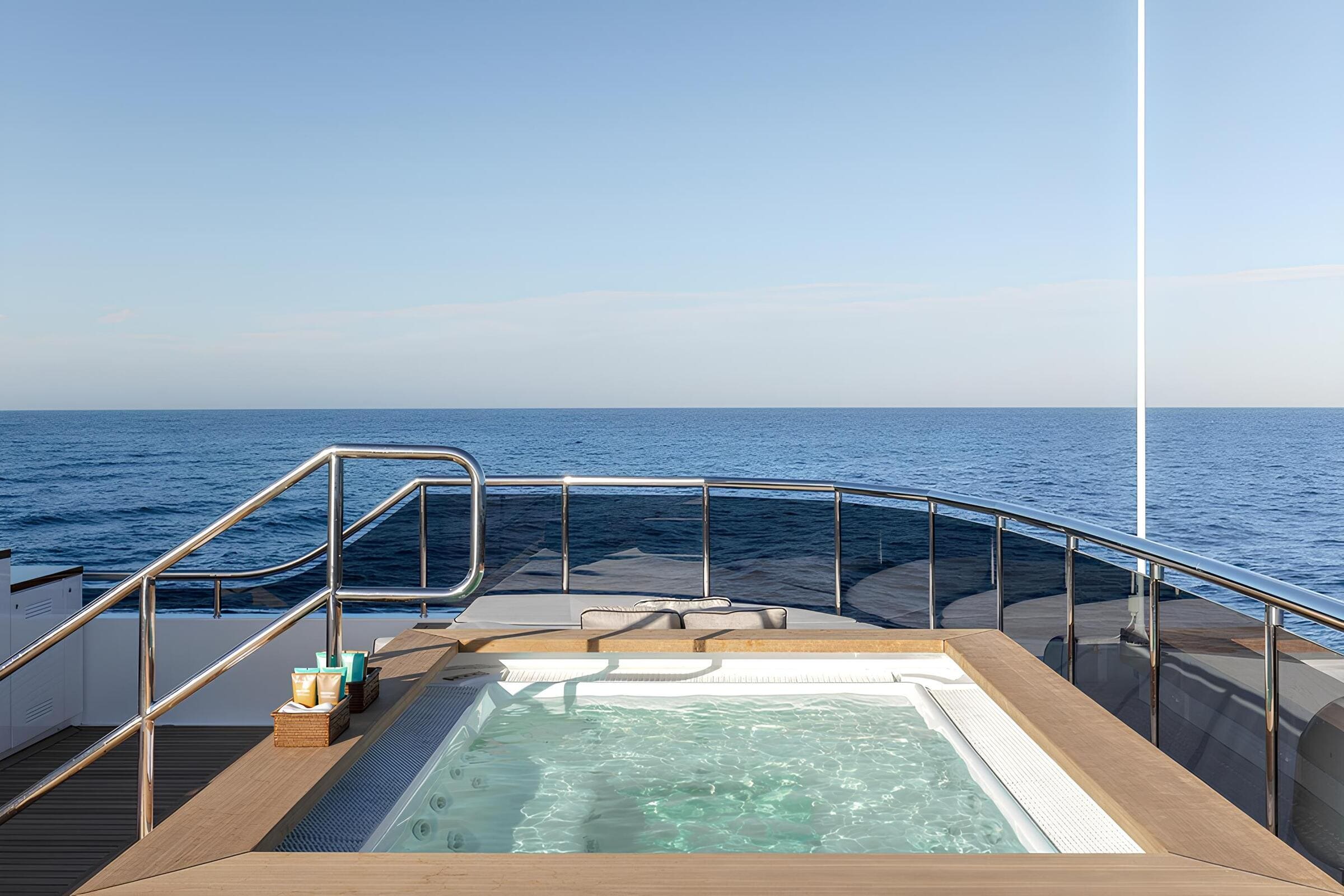 Джакузи на сандеке/Sundeck jacuzzi