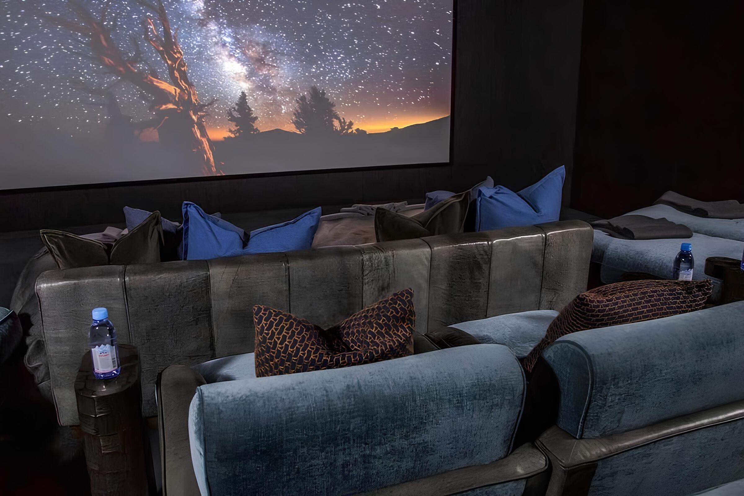 Кинотеатр/Cinema