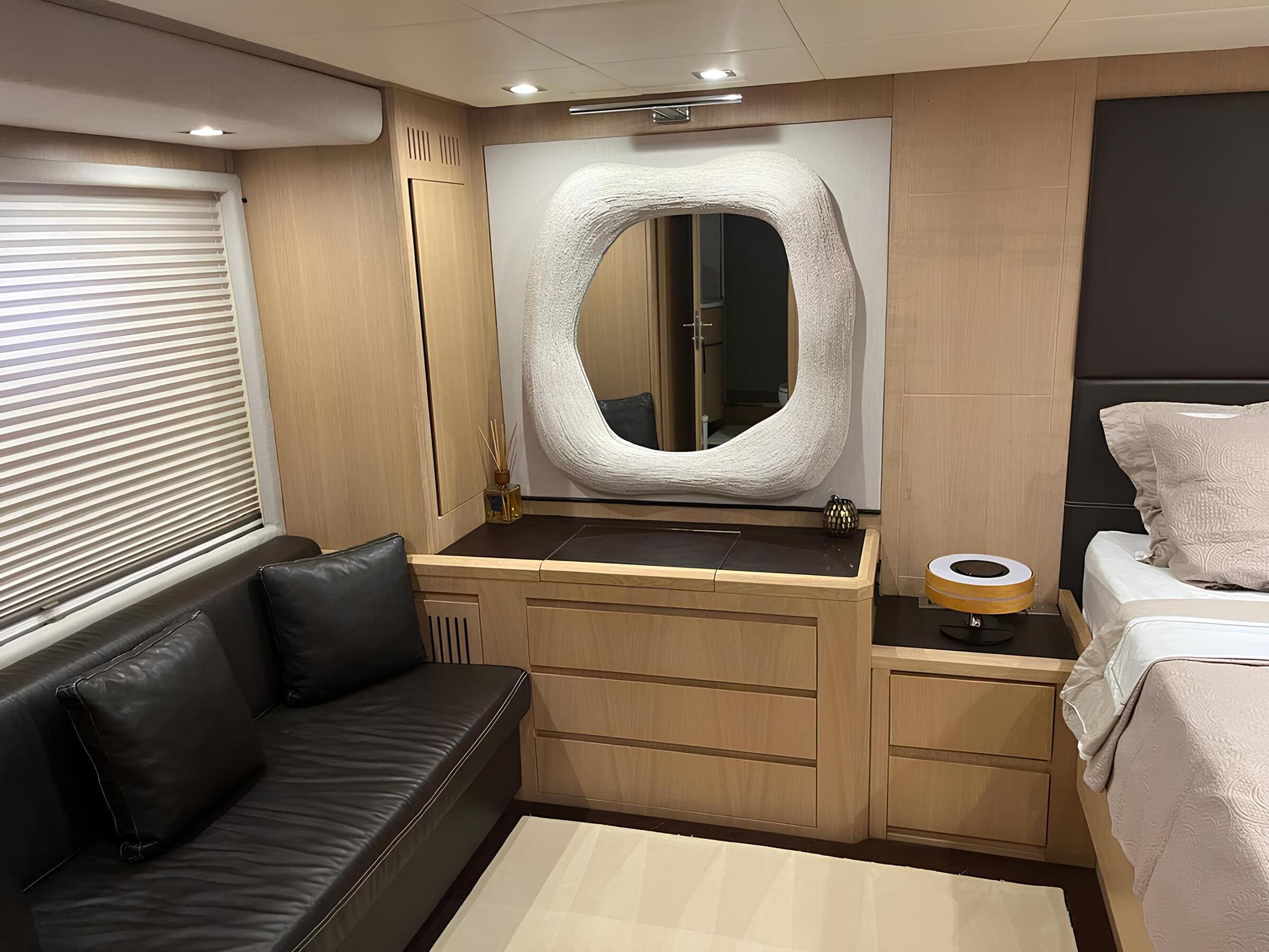 VIP-каюта/VIP cabin