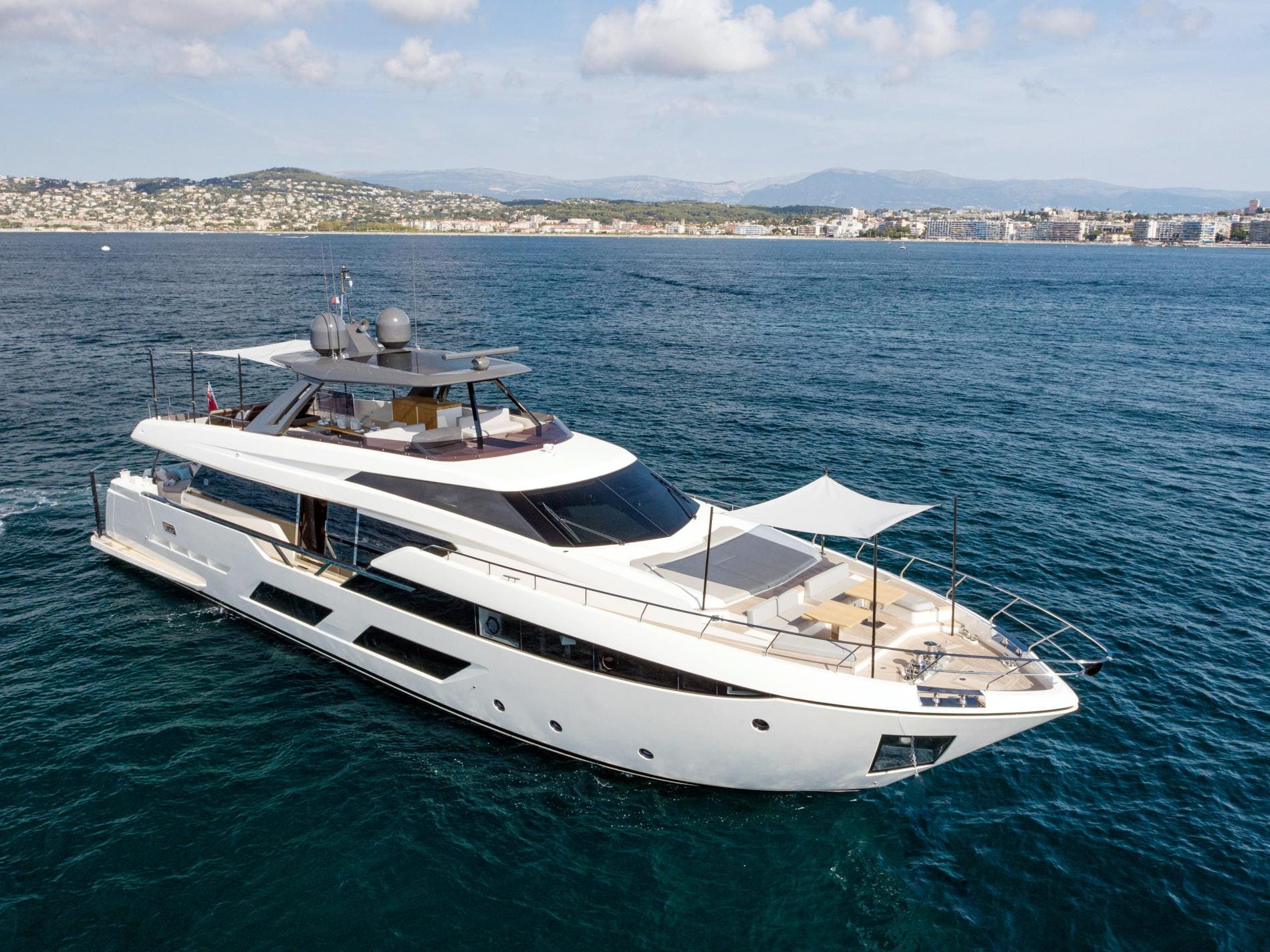 Экстерьер Ferretti 920 2019 MY L'OPERA/Exterior Ferretti 920 2019 MY L'OPERA