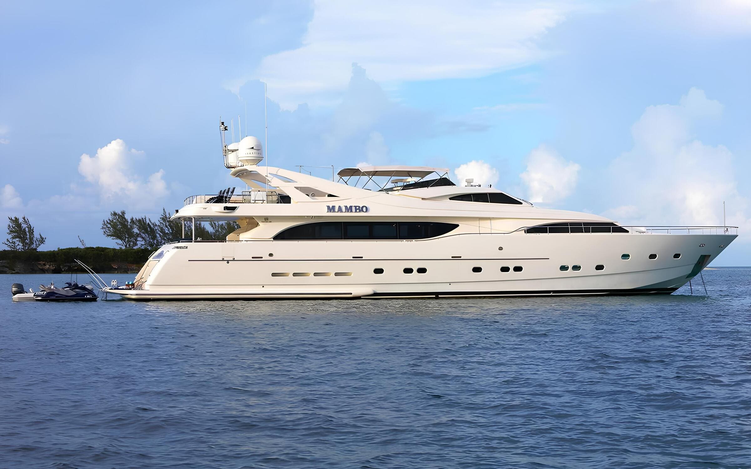 Экстерьер Custom Line 112 2004 MY MAMBO/Exterior Custom Line 112 2004 MY MAMBO