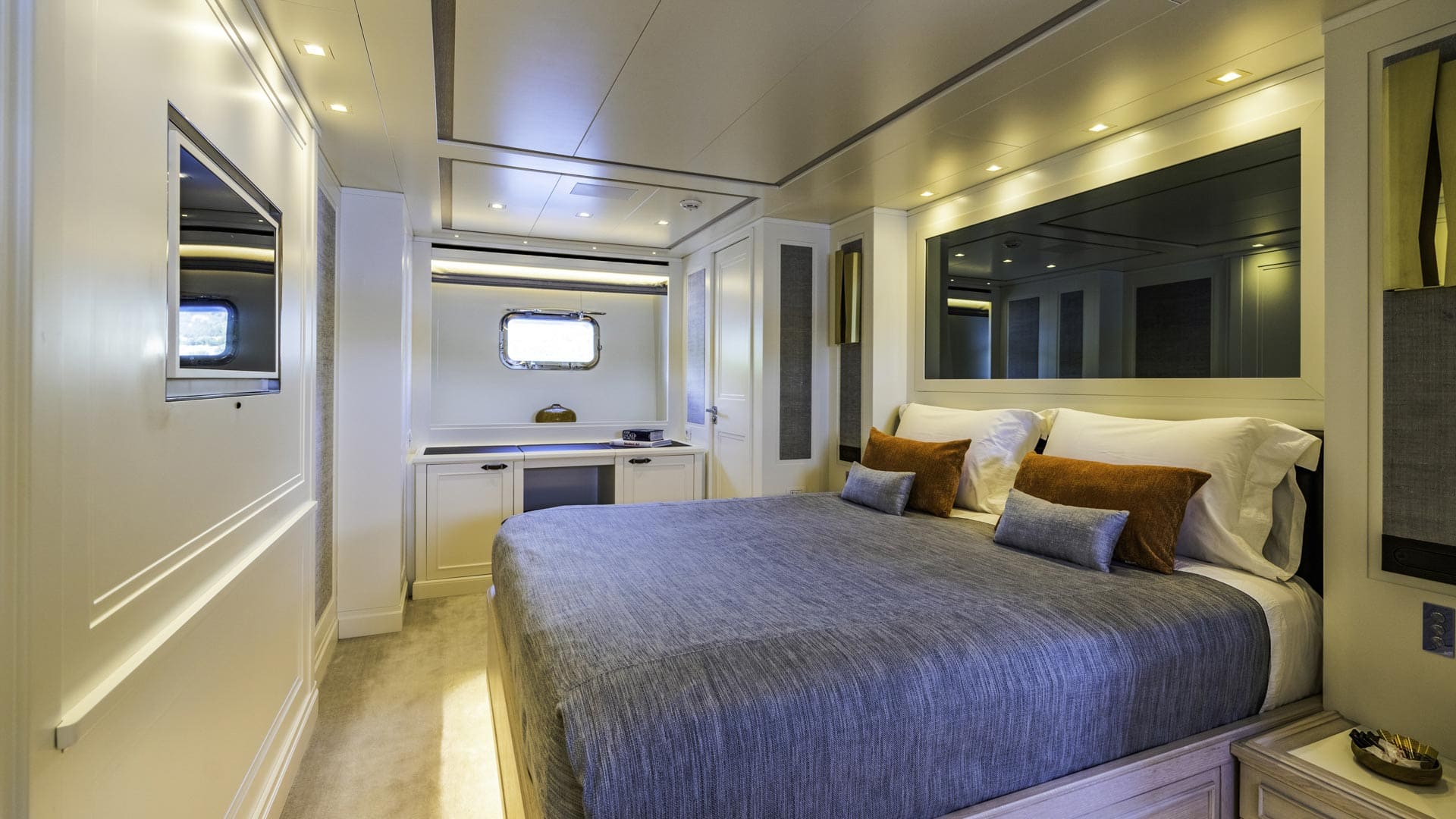 VIP-каюта/VIP cabin