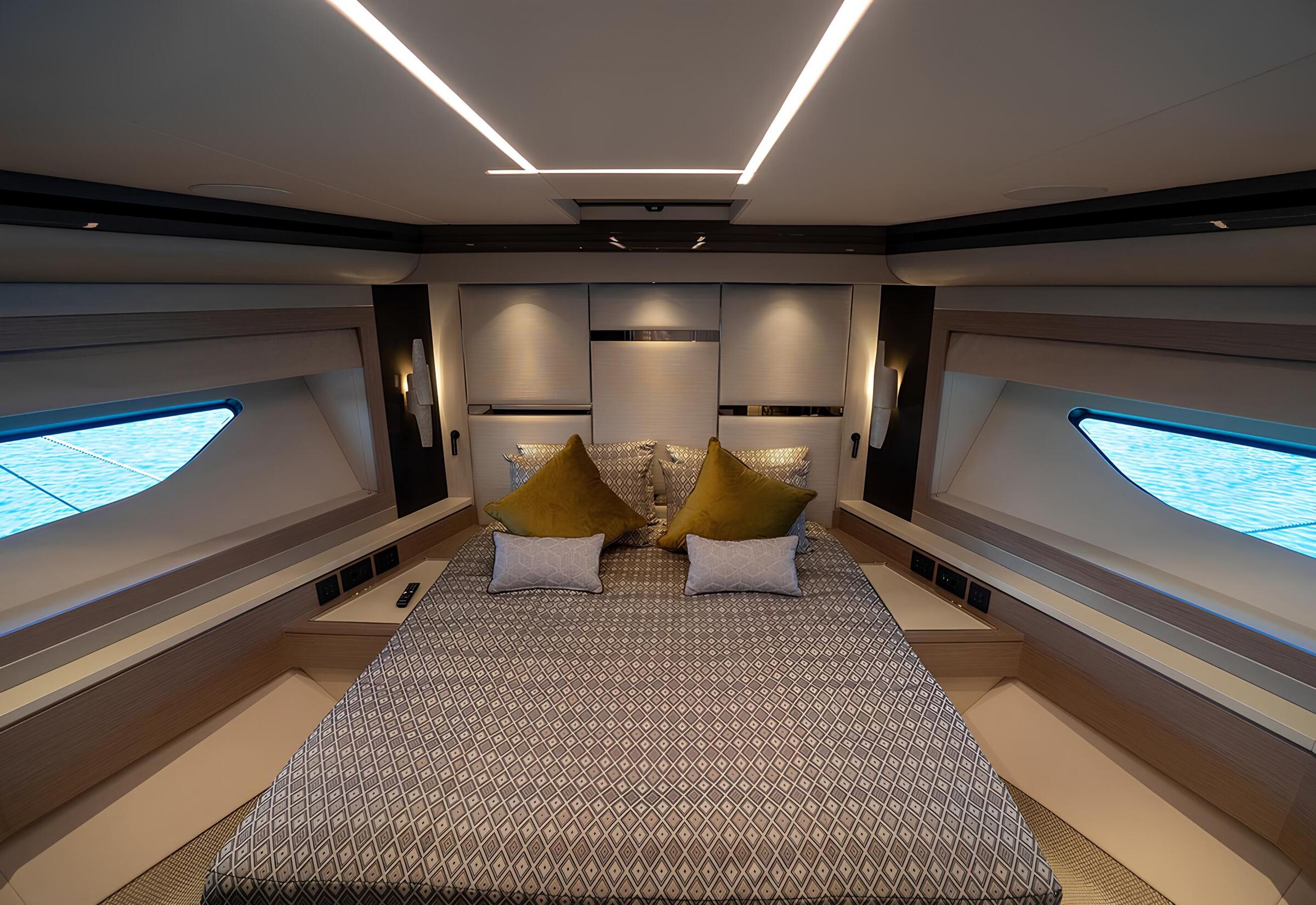 VIP-каюта/VIP cabin