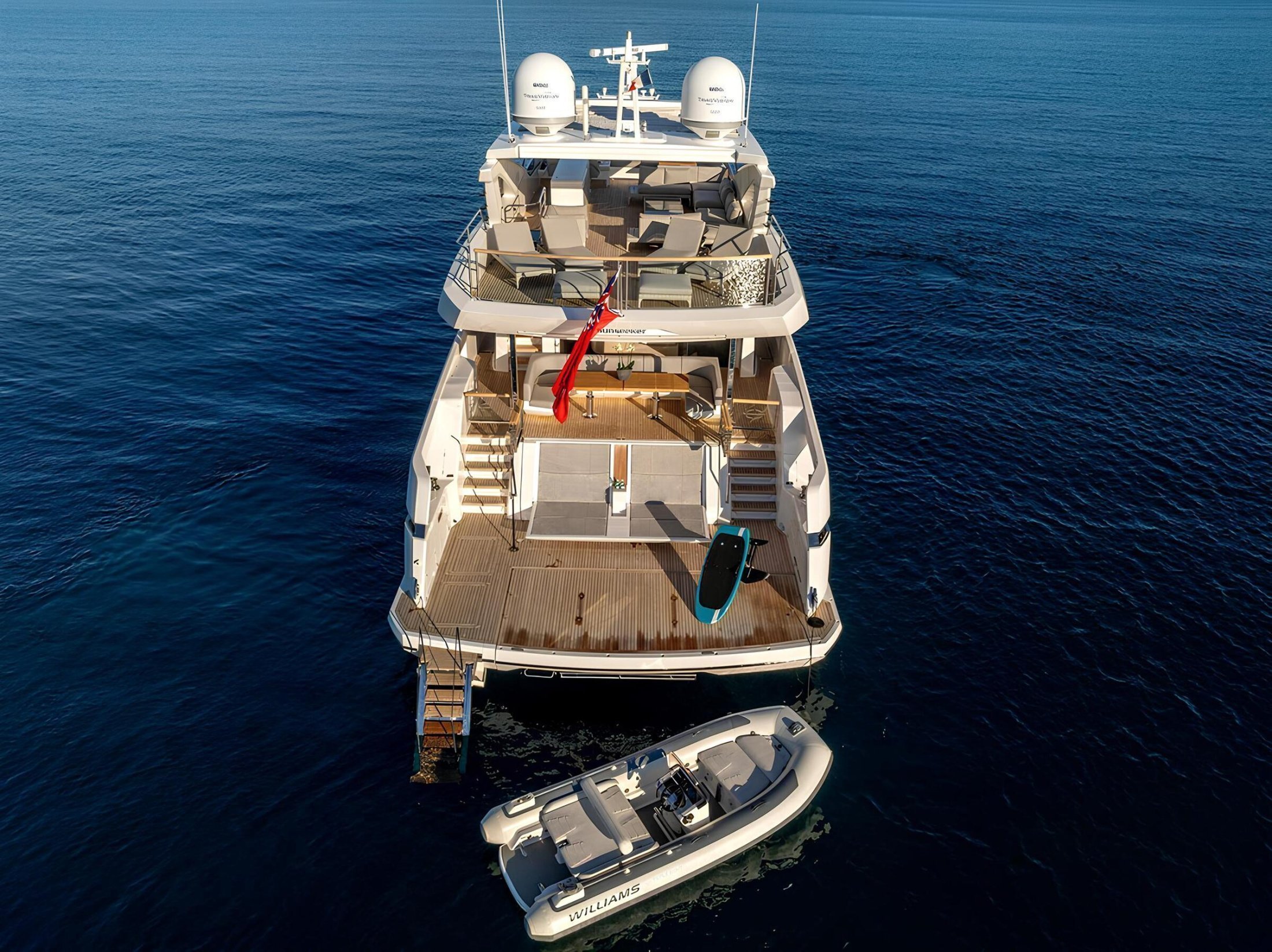 Экстерьер Sunseeker 90 Ocean 2021 MY TRIPLE EIGHT/Exterior Sunseeker 90 Ocean 2021 MY TRIPLE EIGHT
