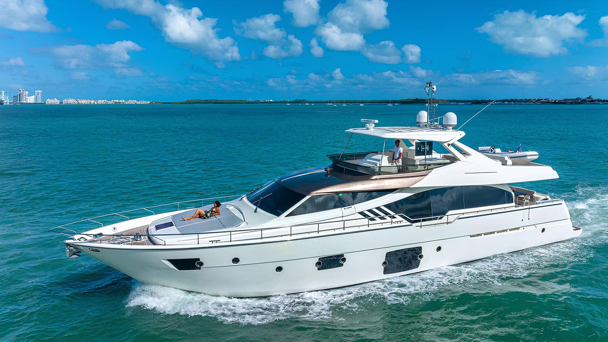 Экстерьер Ferretti 870 2013 MY HOYA SAXA/Exterior Ferretti 870 2013 MY HOYA SAXA