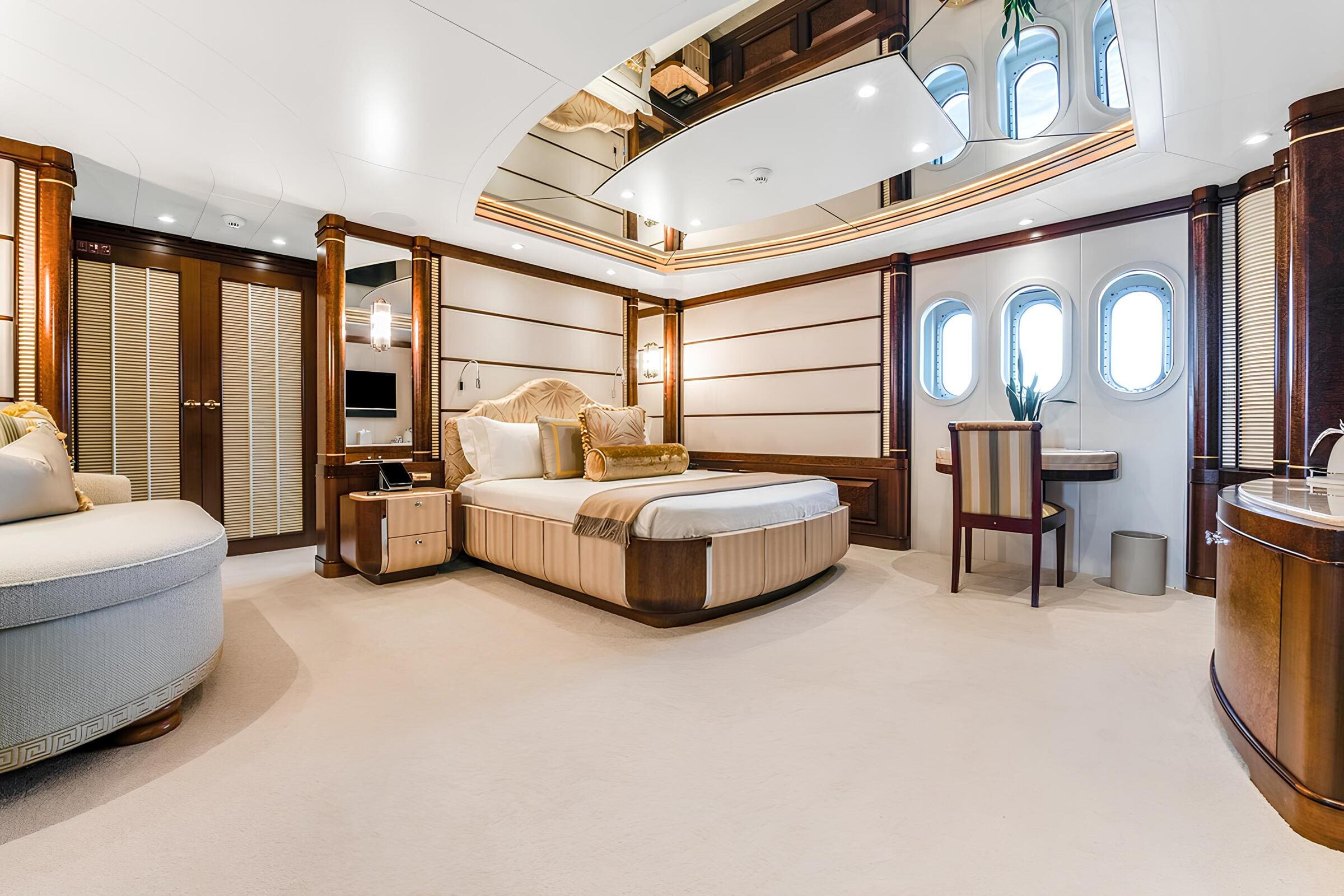 VIP-каюта/VIP cabin