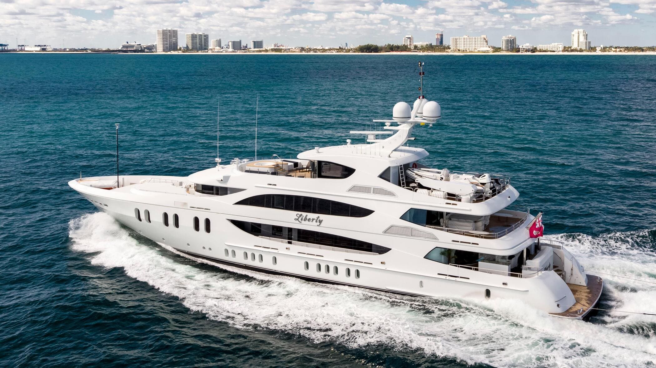 Экстерьер Trinity Yachts 57M 2012 MY LIBERTY 187/Exterior Trinity Yachts 57M 2012 MY LIBERTY 187