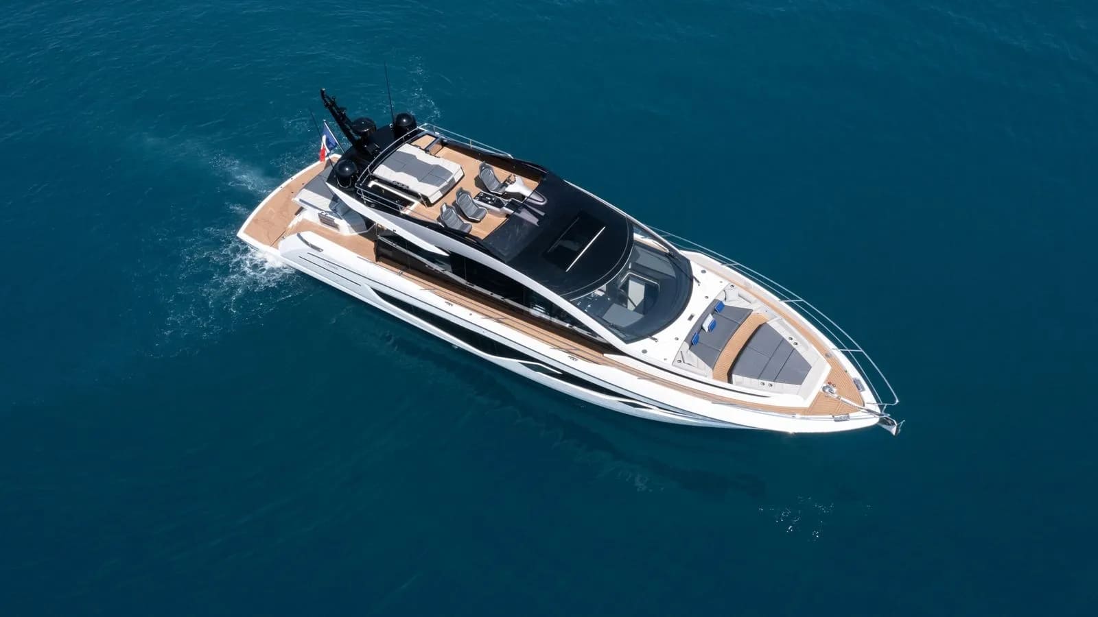 Экстерьер Sunseeker 65 sport Yacht 2022 MY FORZA/Exterior Sunseeker 65 sport Yacht 2022 MY FORZA