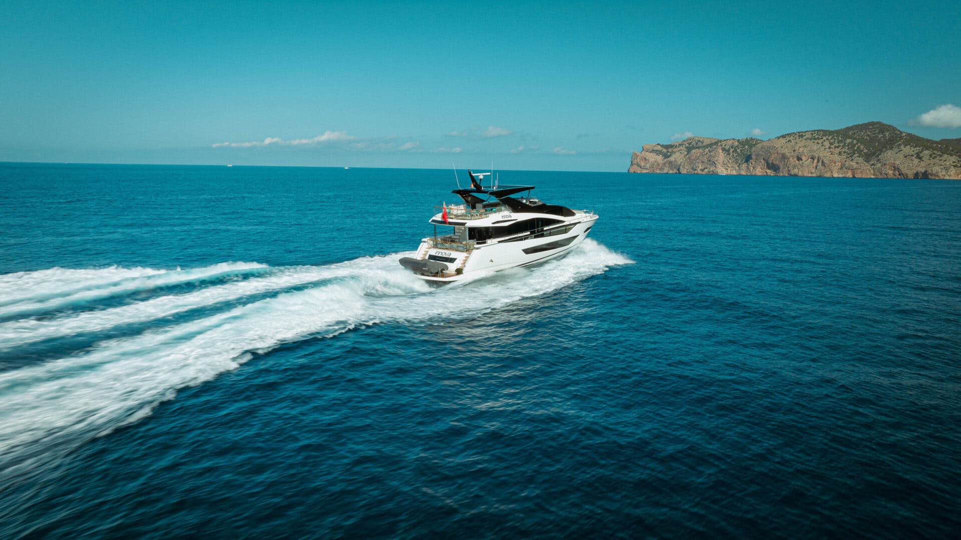 Экстерьер Sunseeker 88 Yacht 