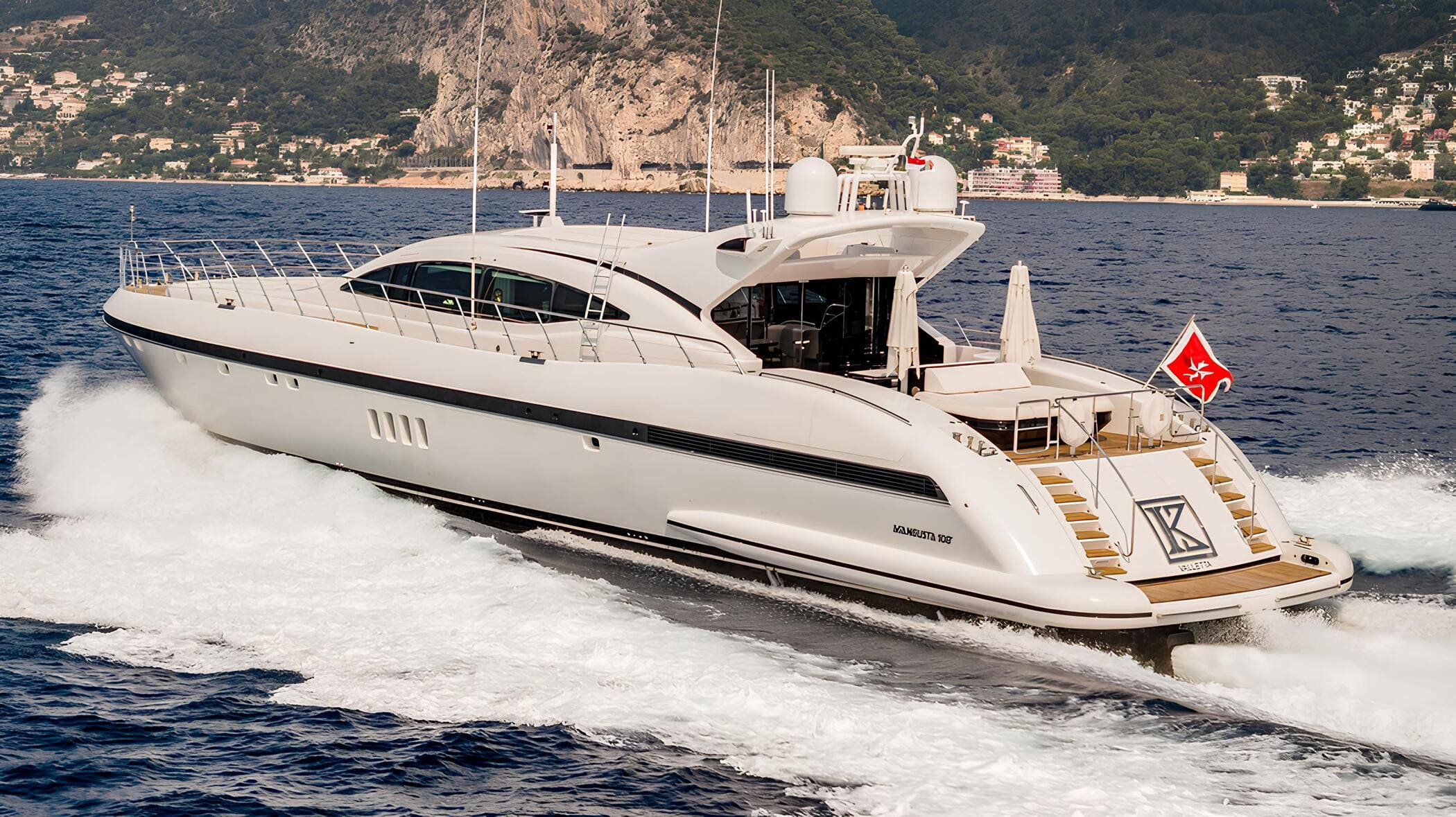 Экстерьер Mangusta (Overmarine) 108 2013 MY 1K/Exterior Mangusta (Overmarine) 108 2013 MY 1K