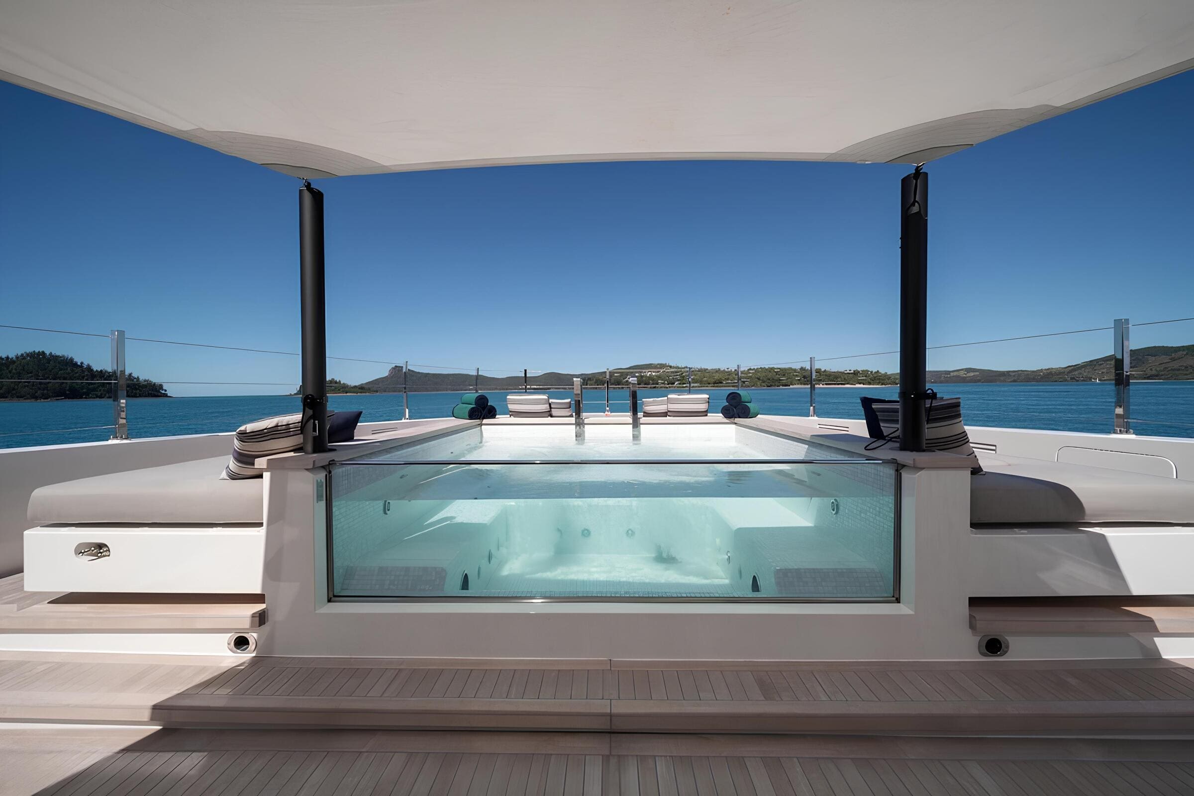 Джакузи на носу/Jacuzzi on the bow
