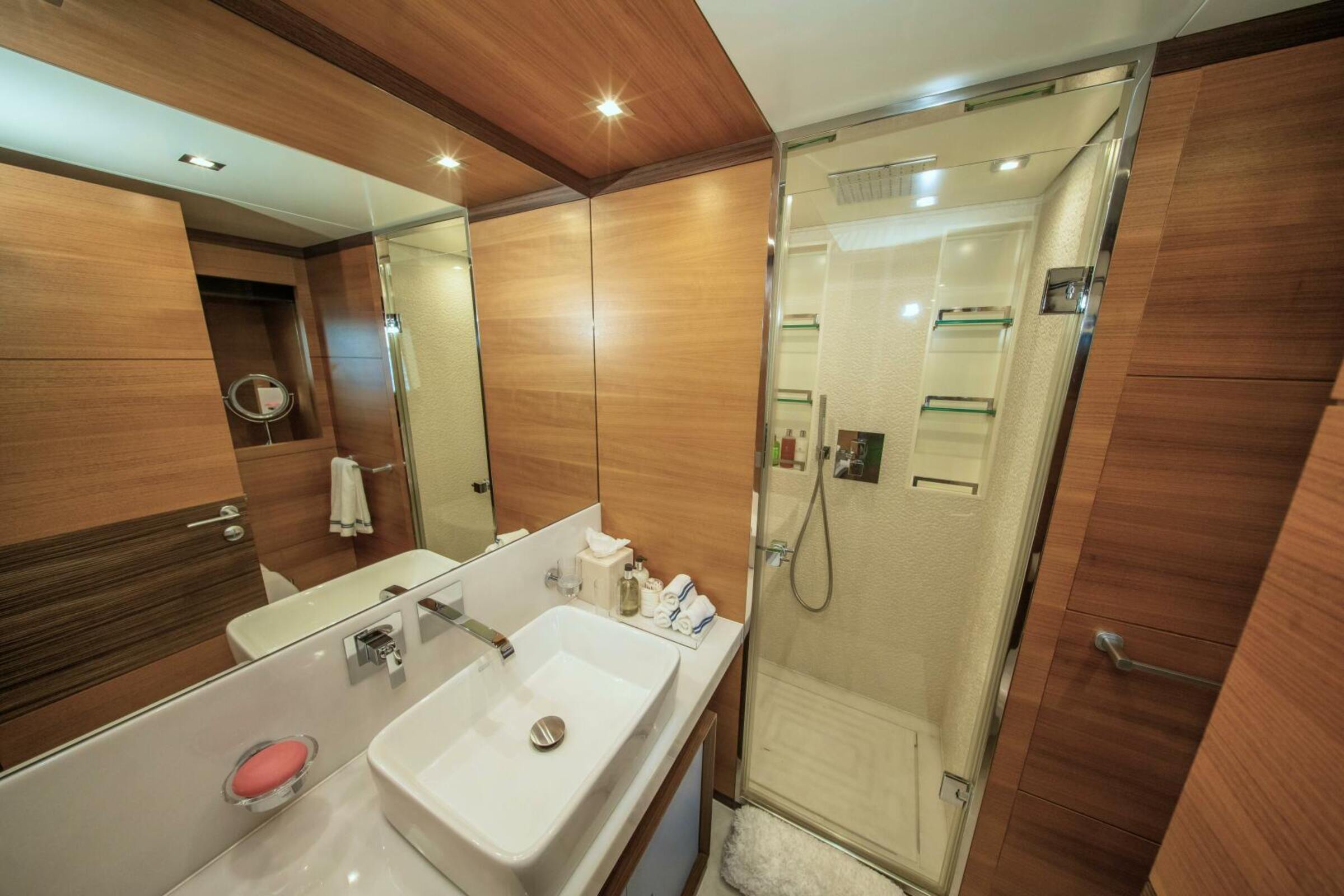 VIP-санузел/VIP bathroom